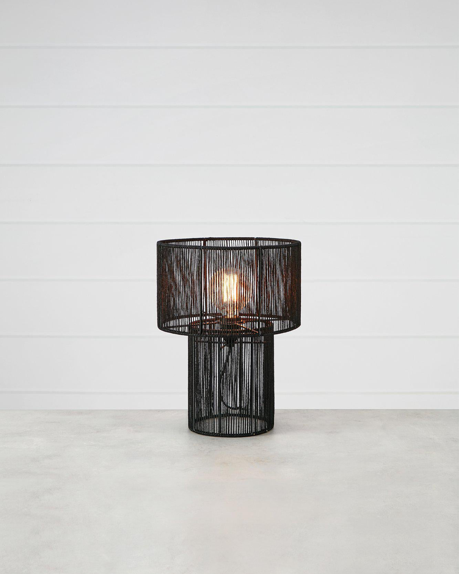 Lampada da tavolo Soga, nera
