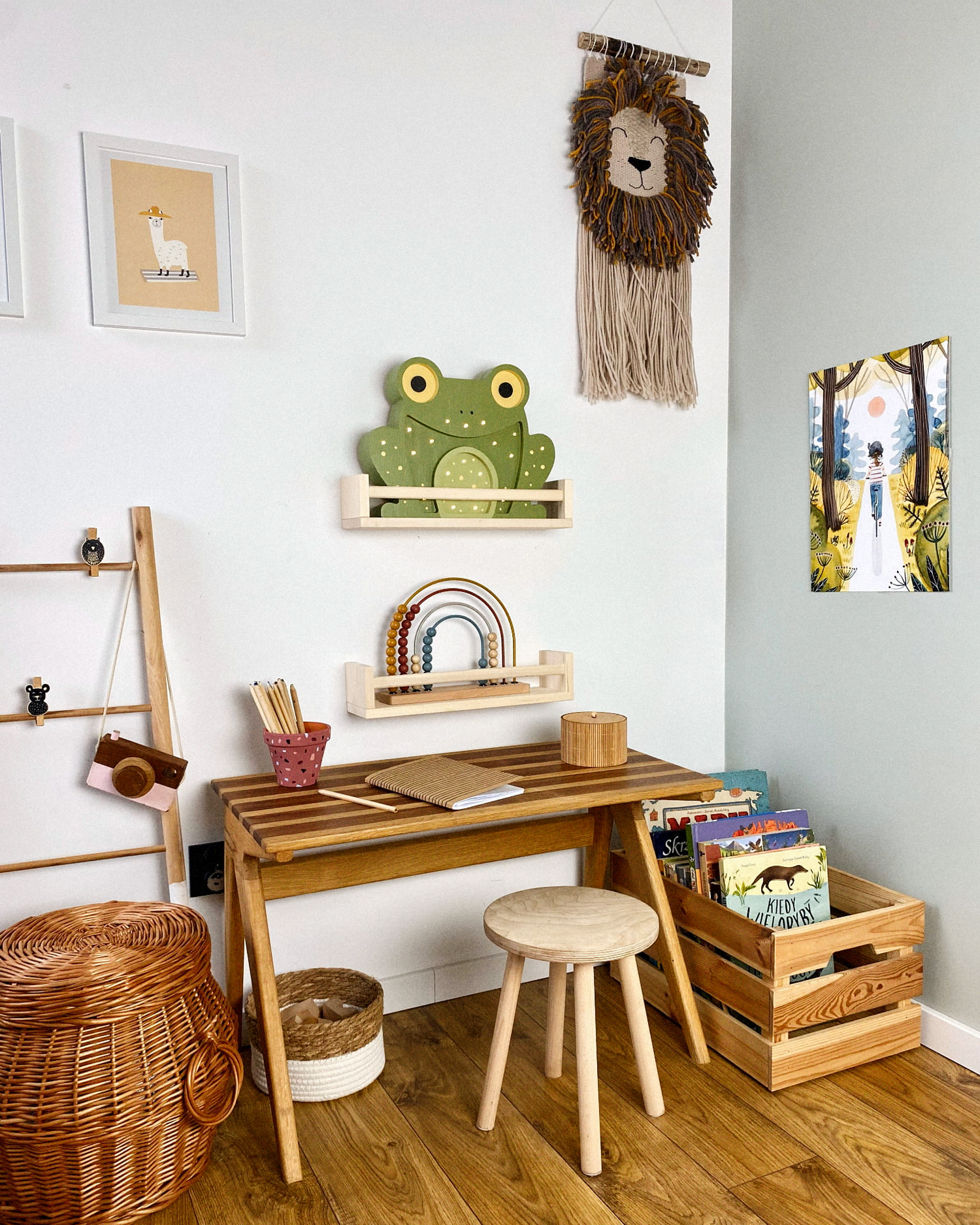 Lampada portatile in legno Frog