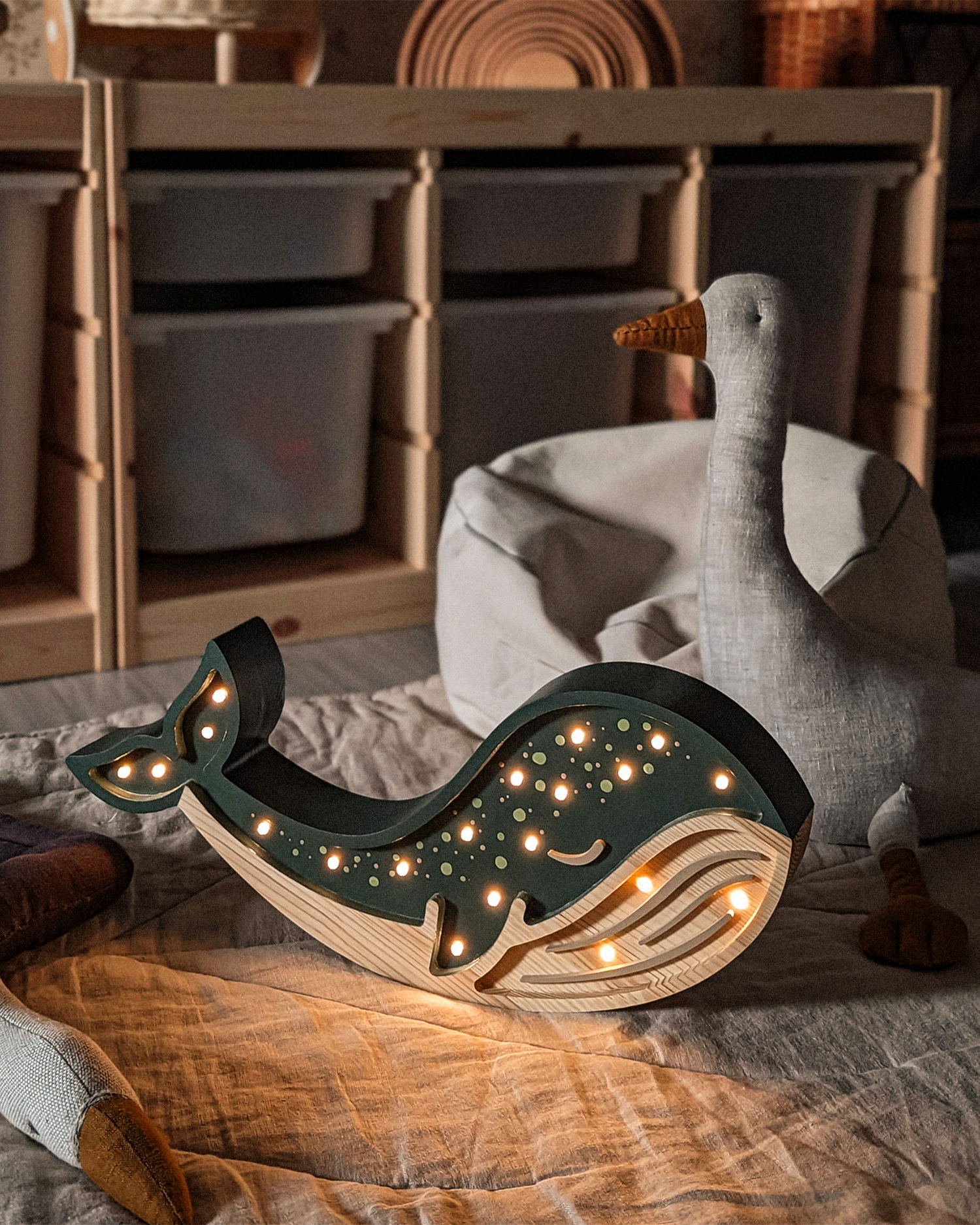 Lampada portatile in legno Whale, verde