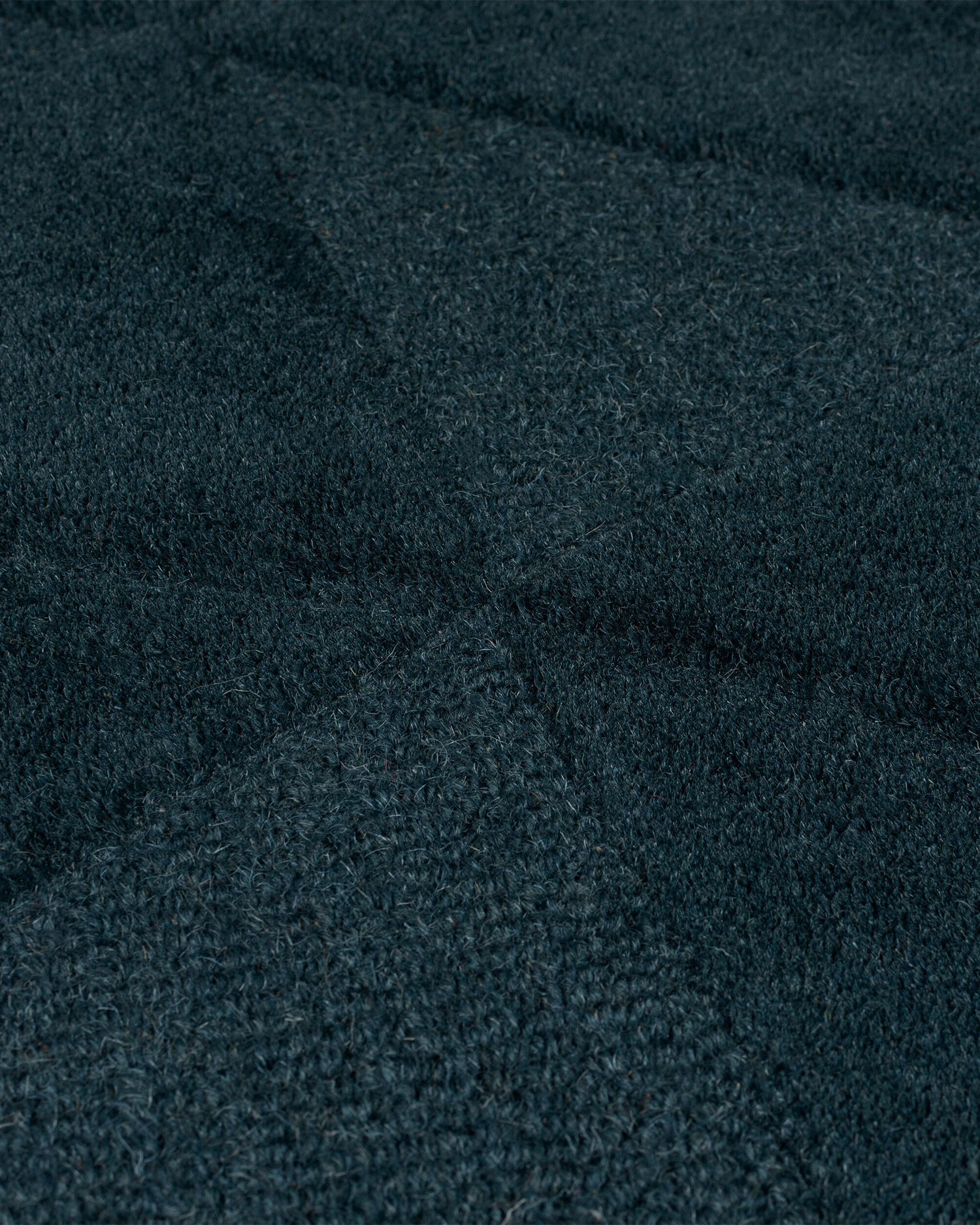 Tappeto geometrico in lana Shard, verde