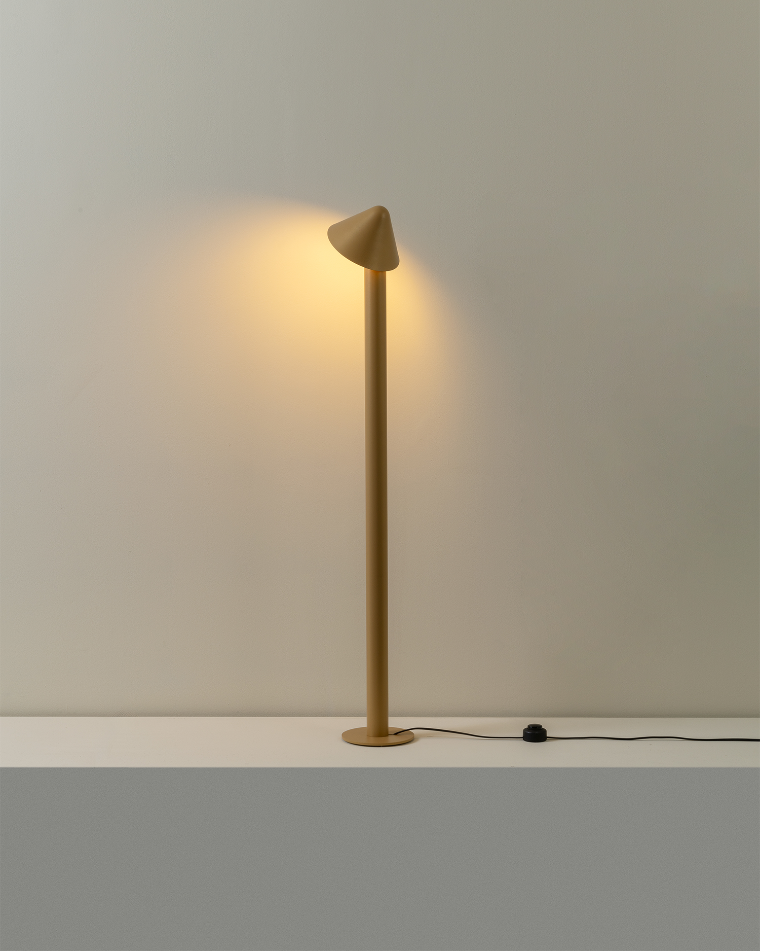 Lampada da terra Shita