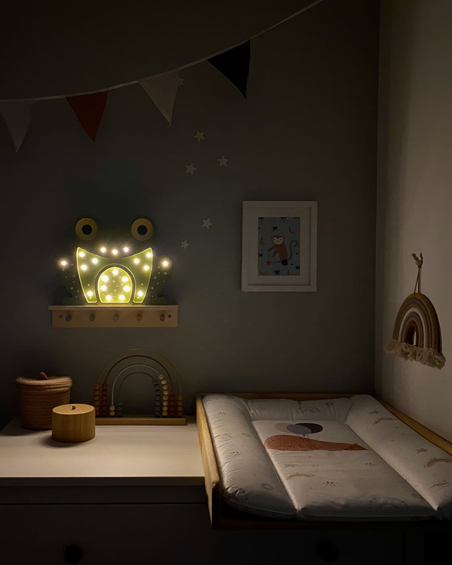 Lampada portatile in legno Frog