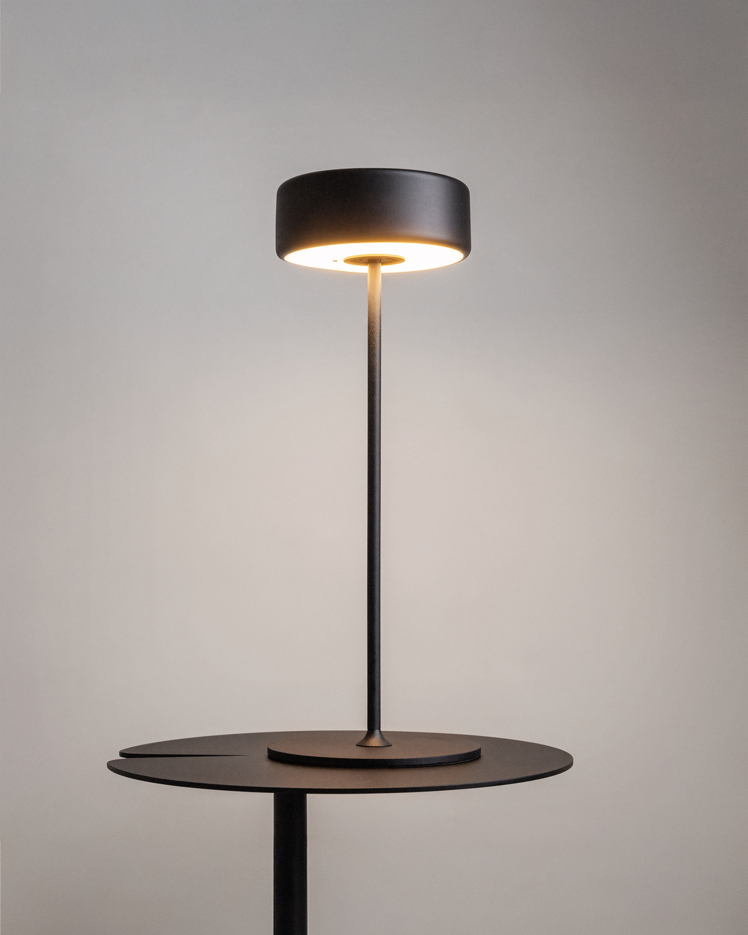 Lampada portatile AI Collaboration slim, nero