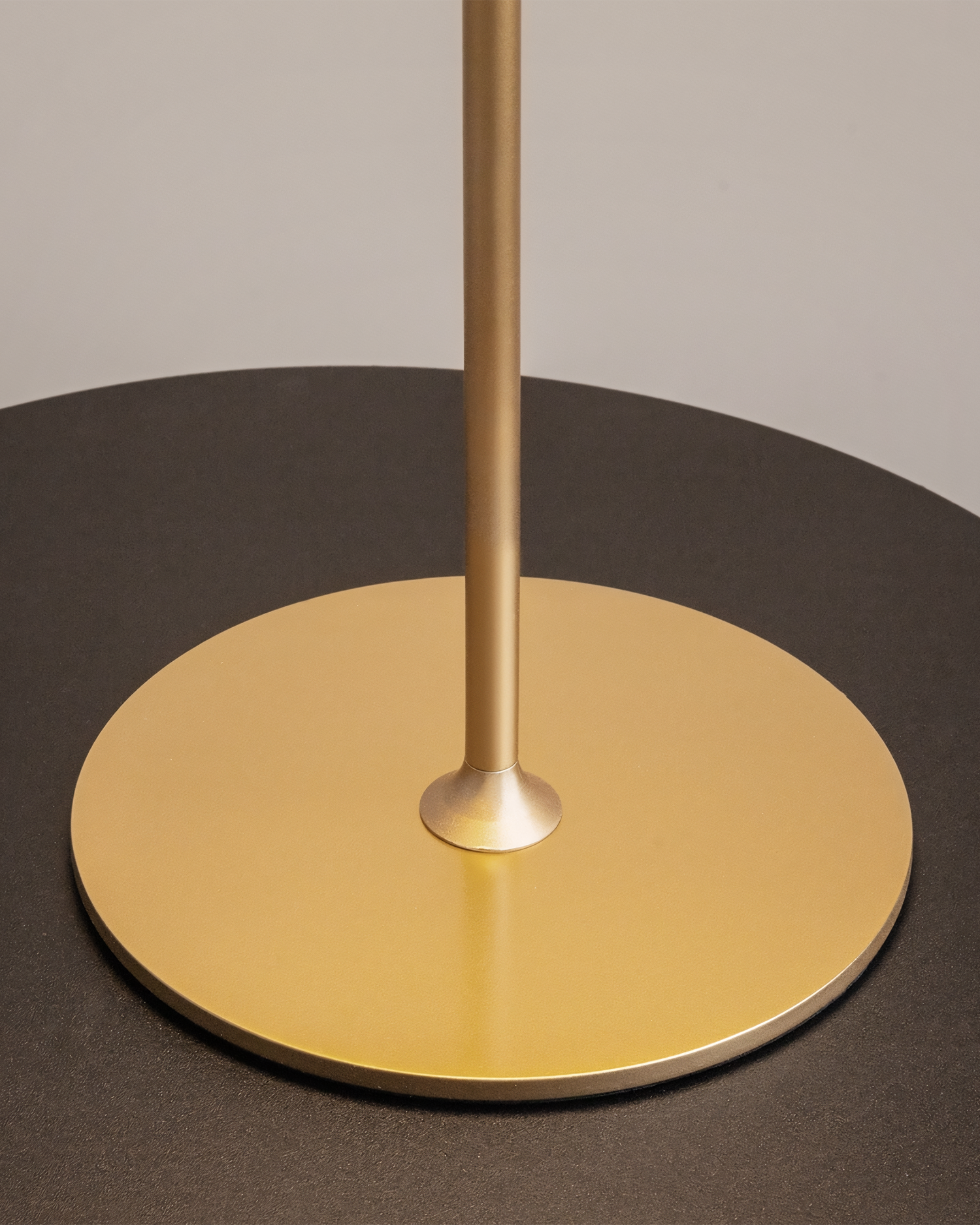 Lampada portatile AI Collaboration slim, oro