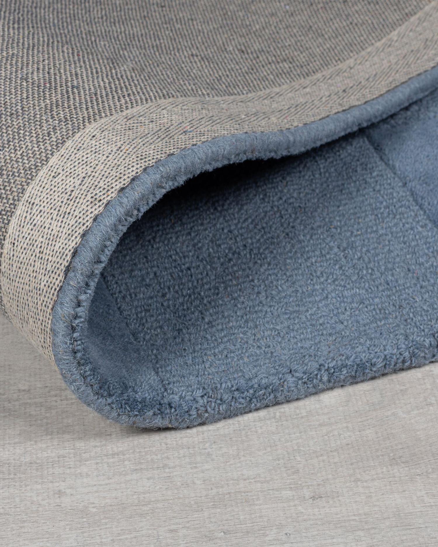 Tappeto moderno in lana Checkerboard, blu