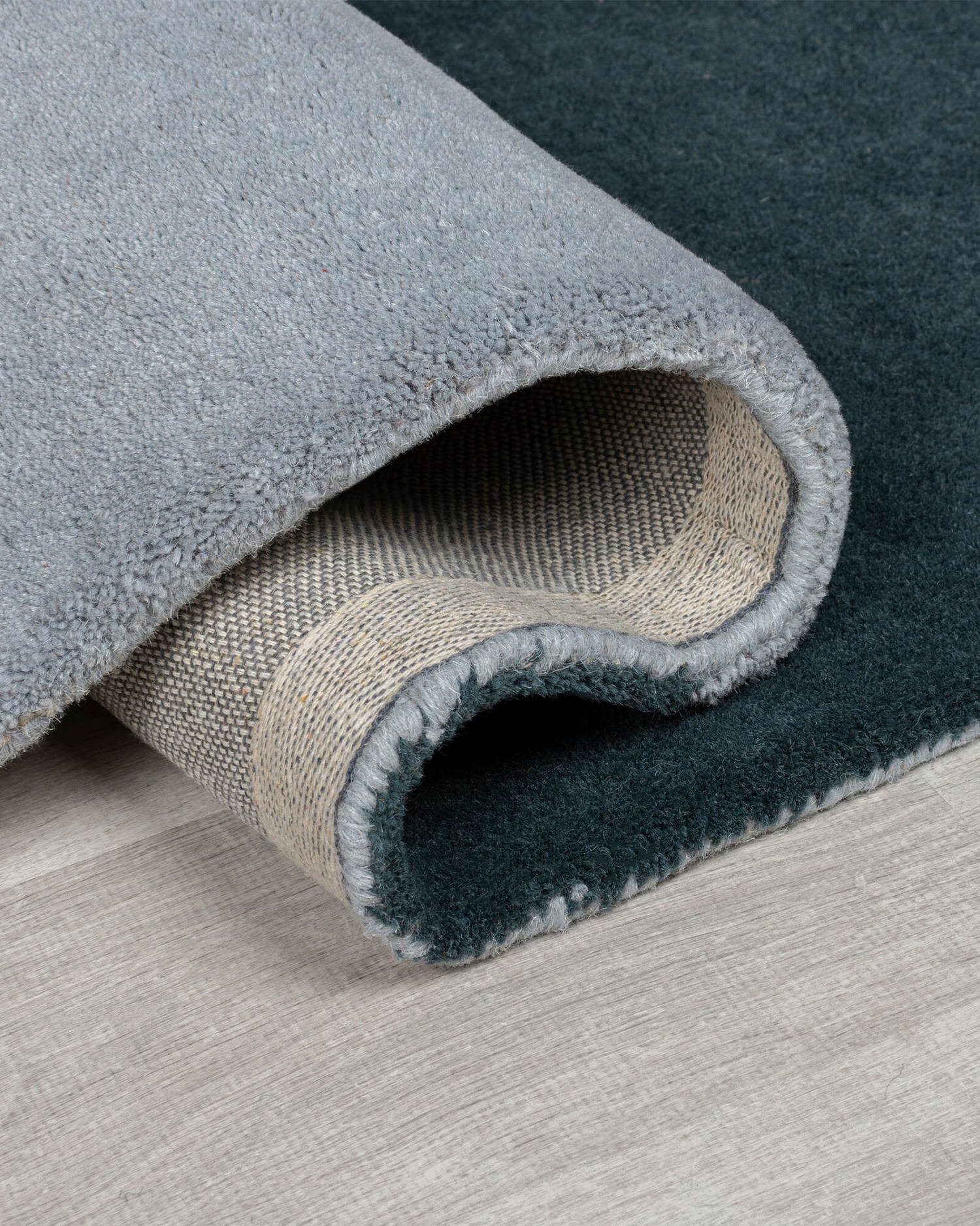 Tappeto geometrico in lana Alwyn