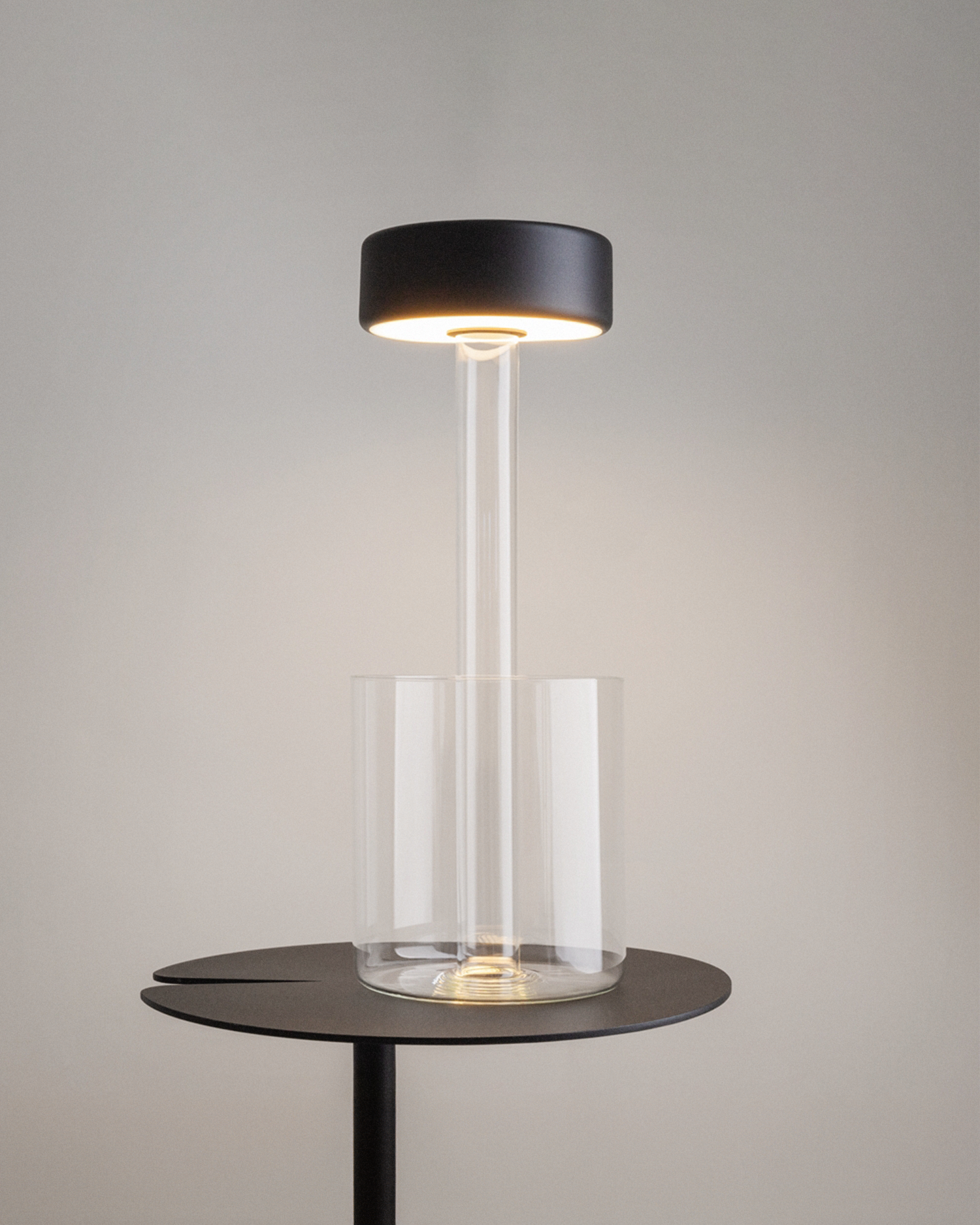 Lampada portatile AI Collaboration, nero