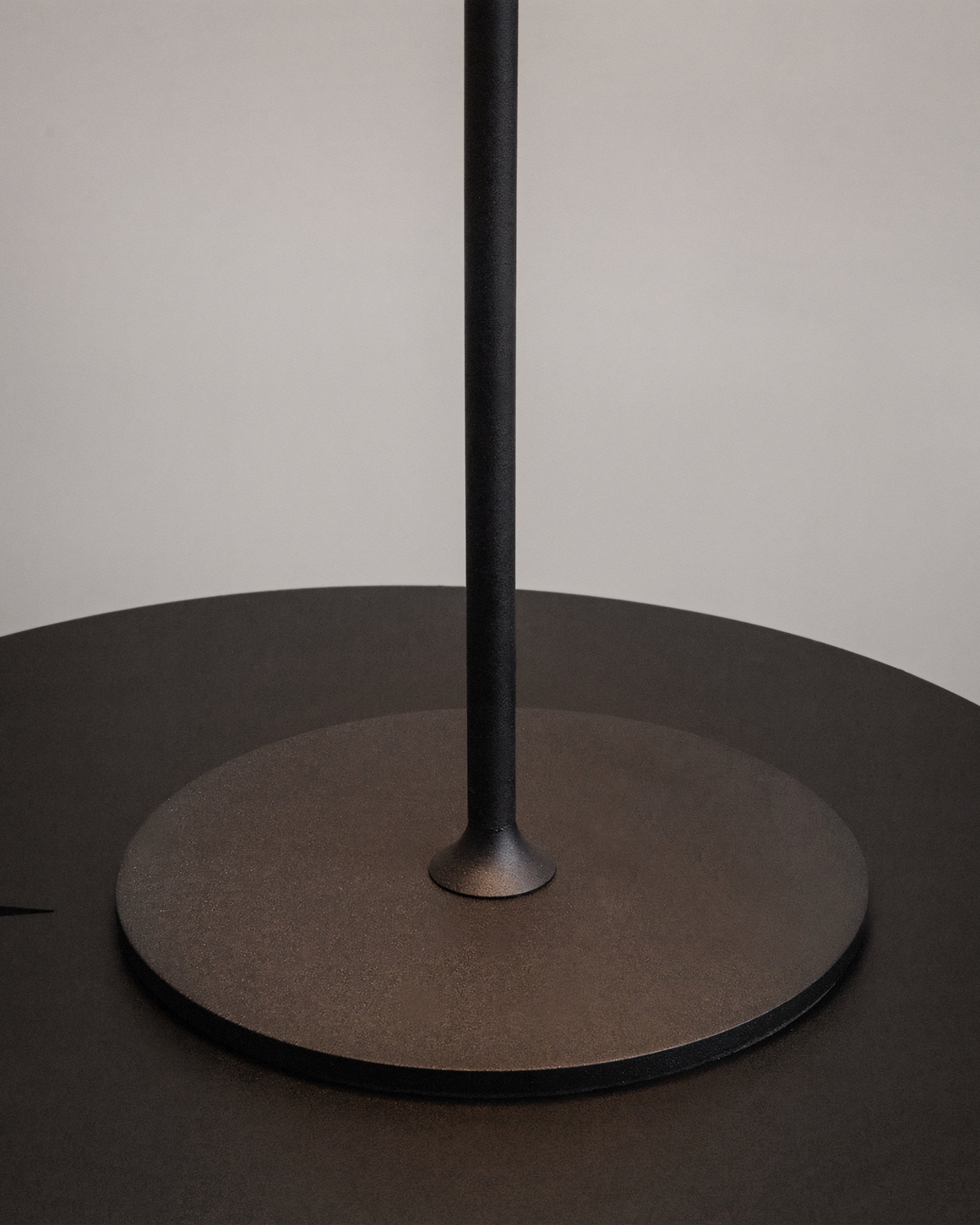 Lampada portatile AI Collaboration slim, nero