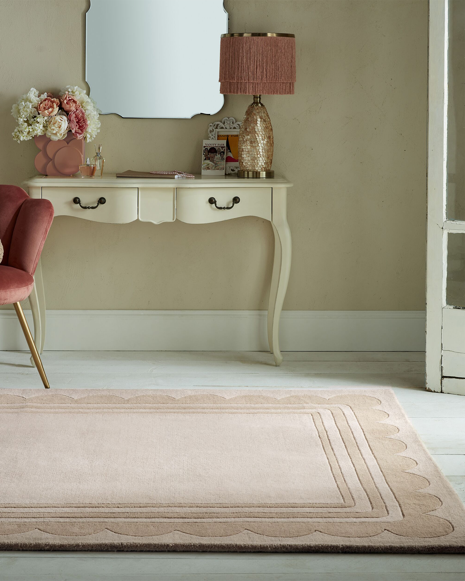 Tappeto in lana con bordo smerlato Lois, naturale