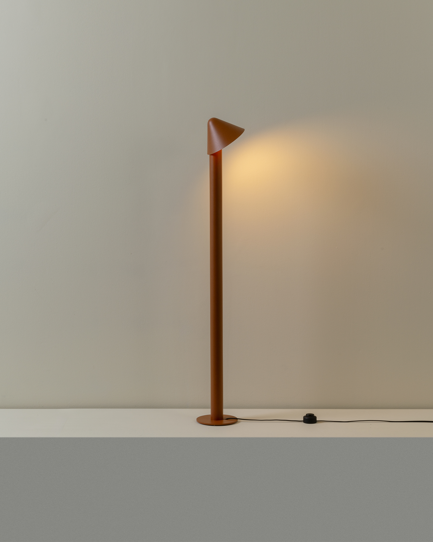 Lampada da terra Shita