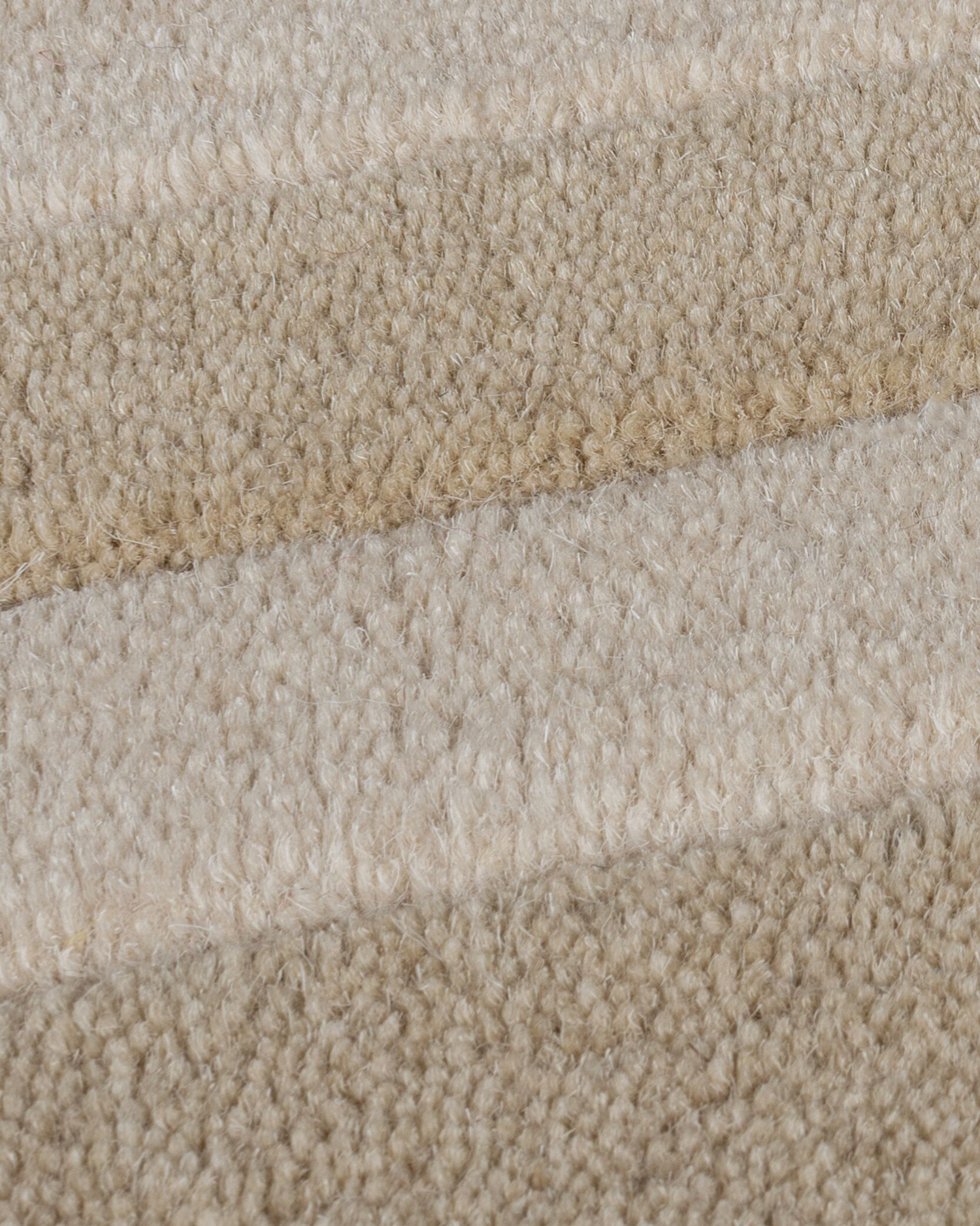 Tappeto in lana con bordo smerlato Lois, naturale