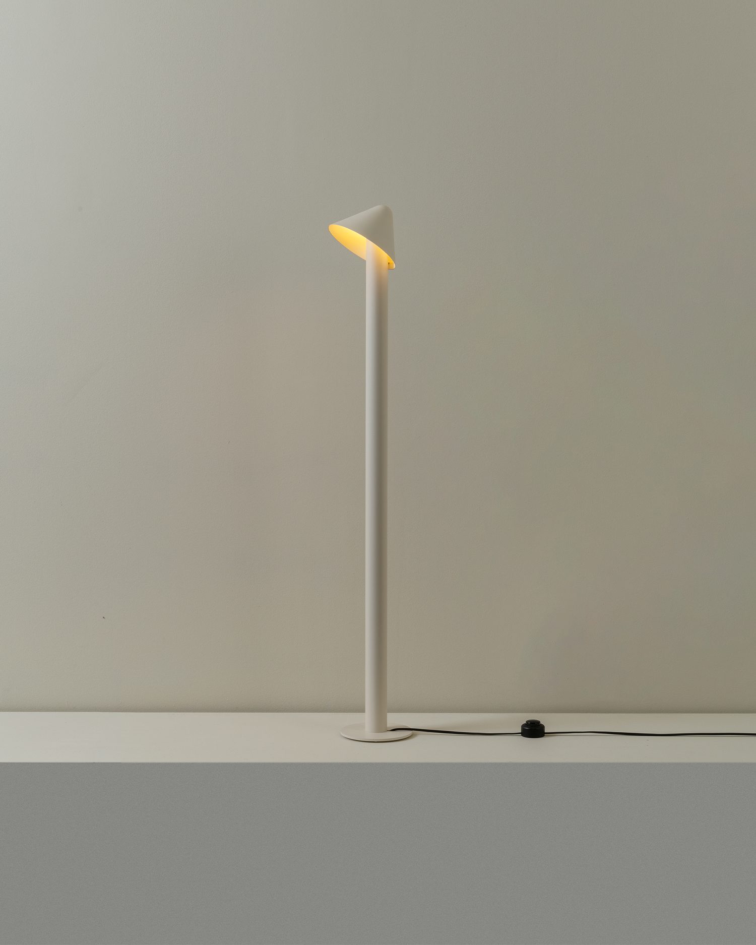 Lampada da terra Shita