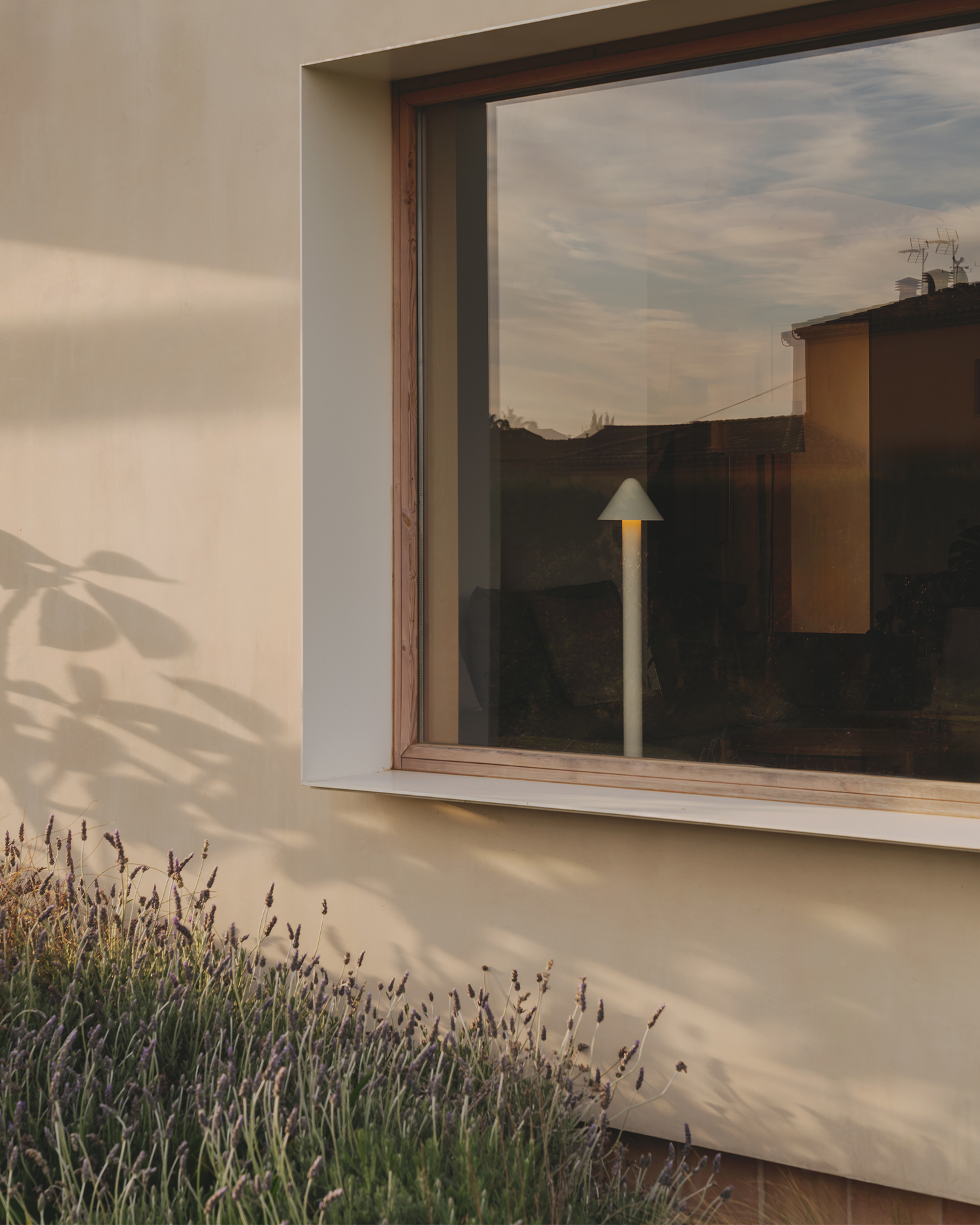 Lampada da terra Shita