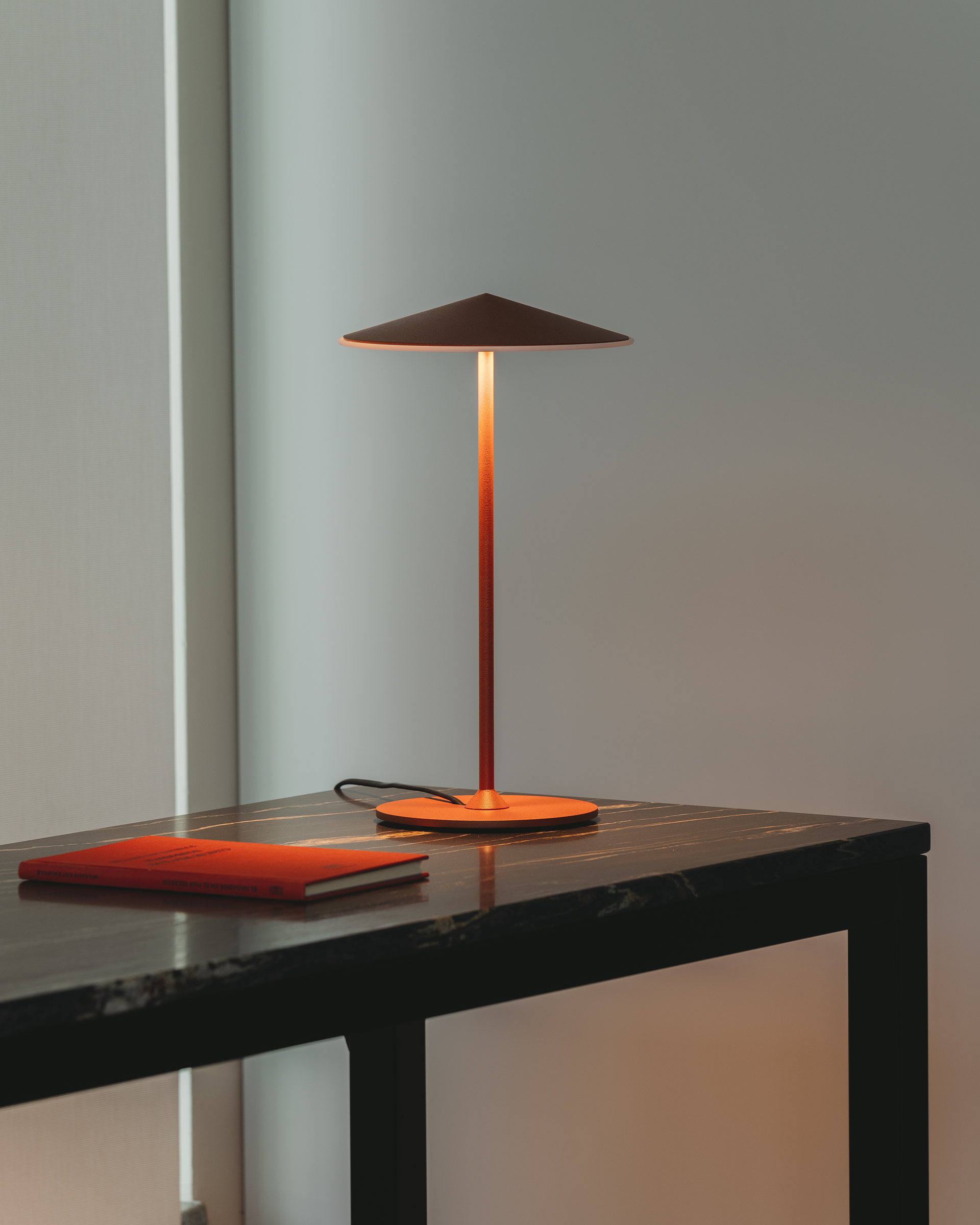 Lampada da tavolo Pla