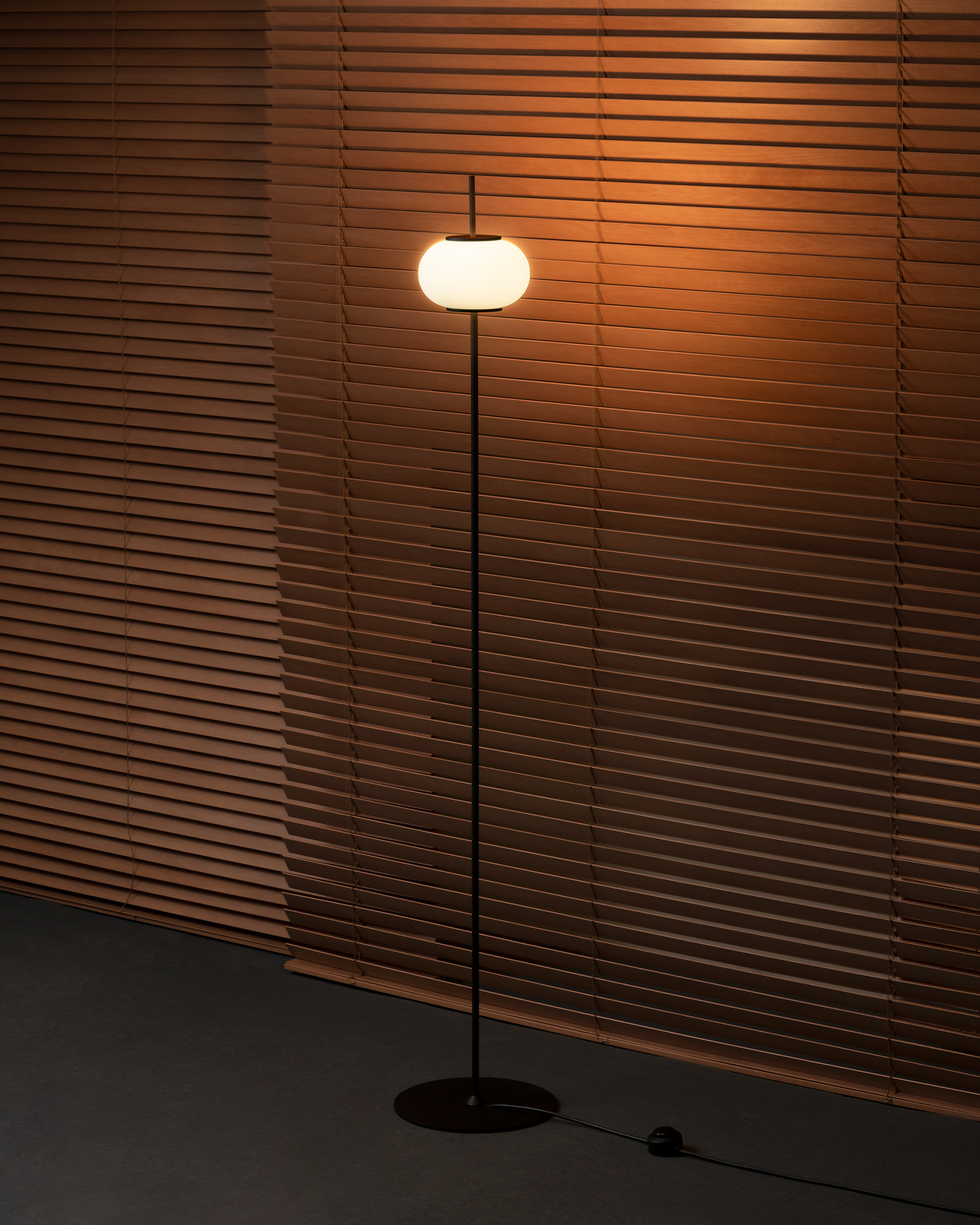Lampada da terra Astros