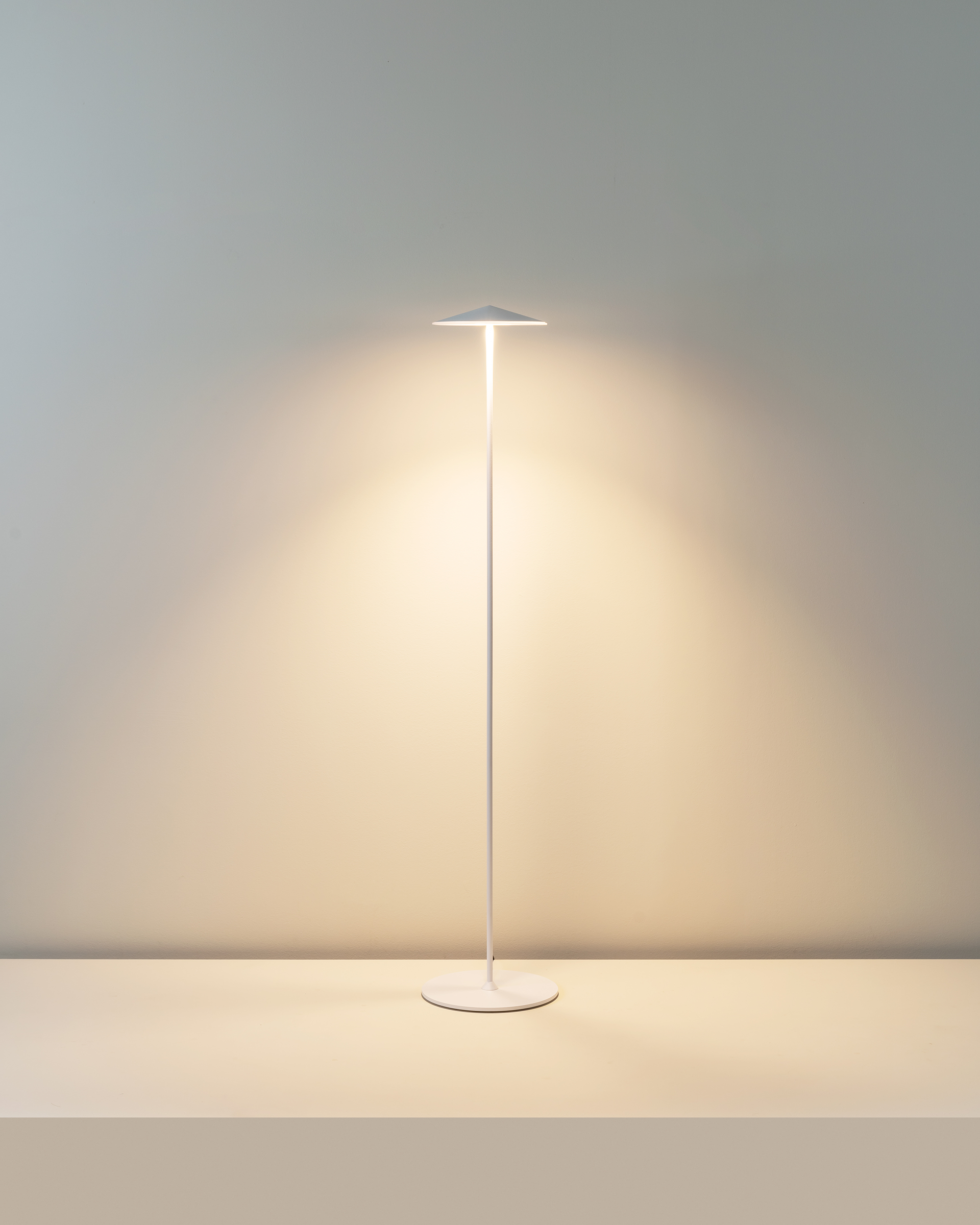 Lampada da terra Pla