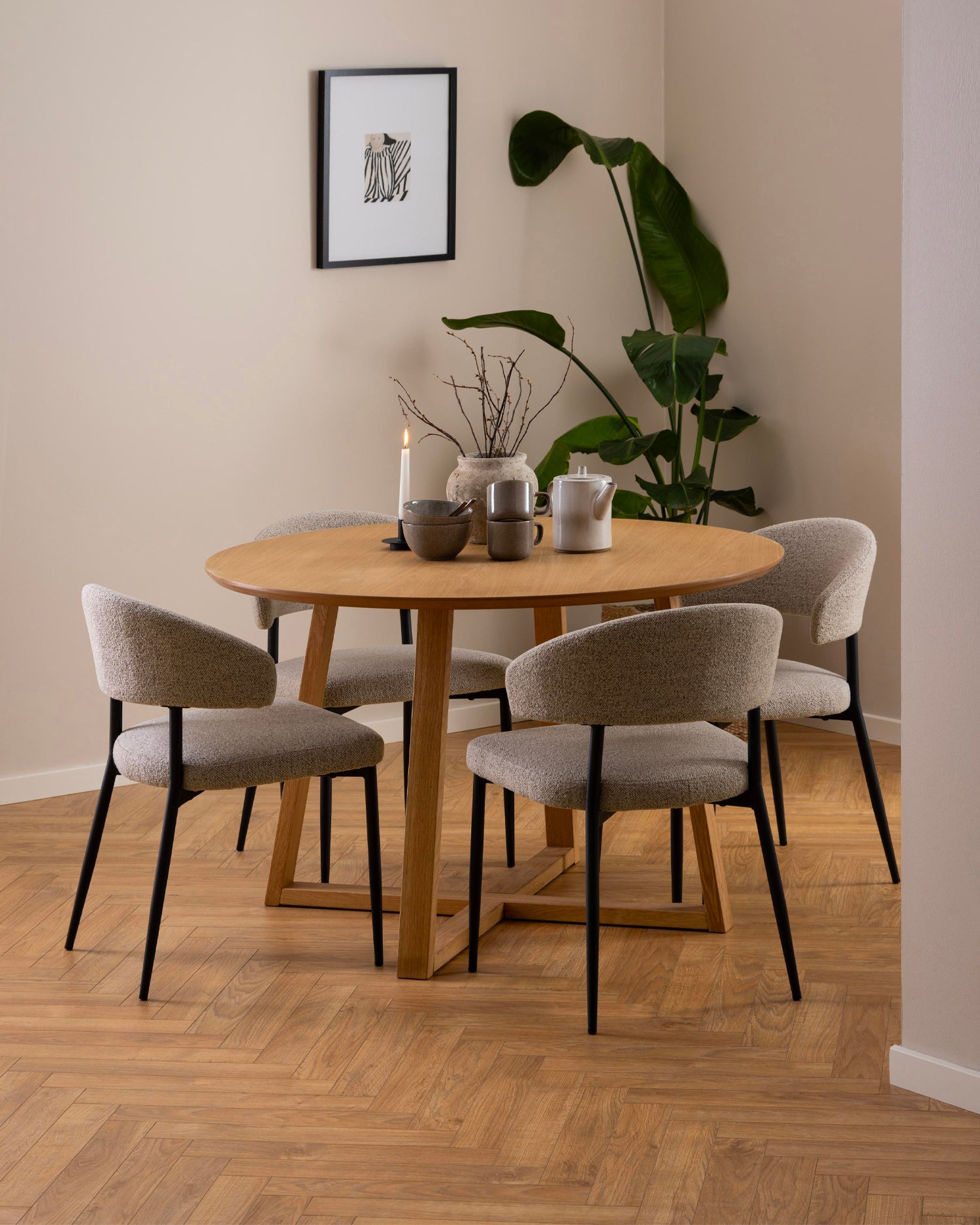 Tavolo da pranzo rotondo in legno Hygge