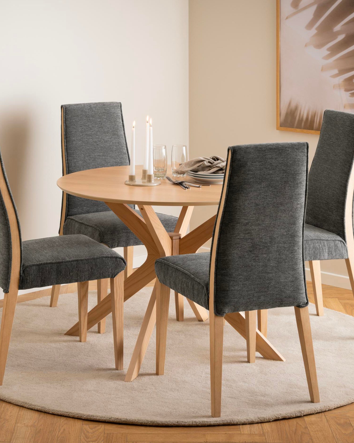 Tavolo da pranzo rotondo in legno Skog