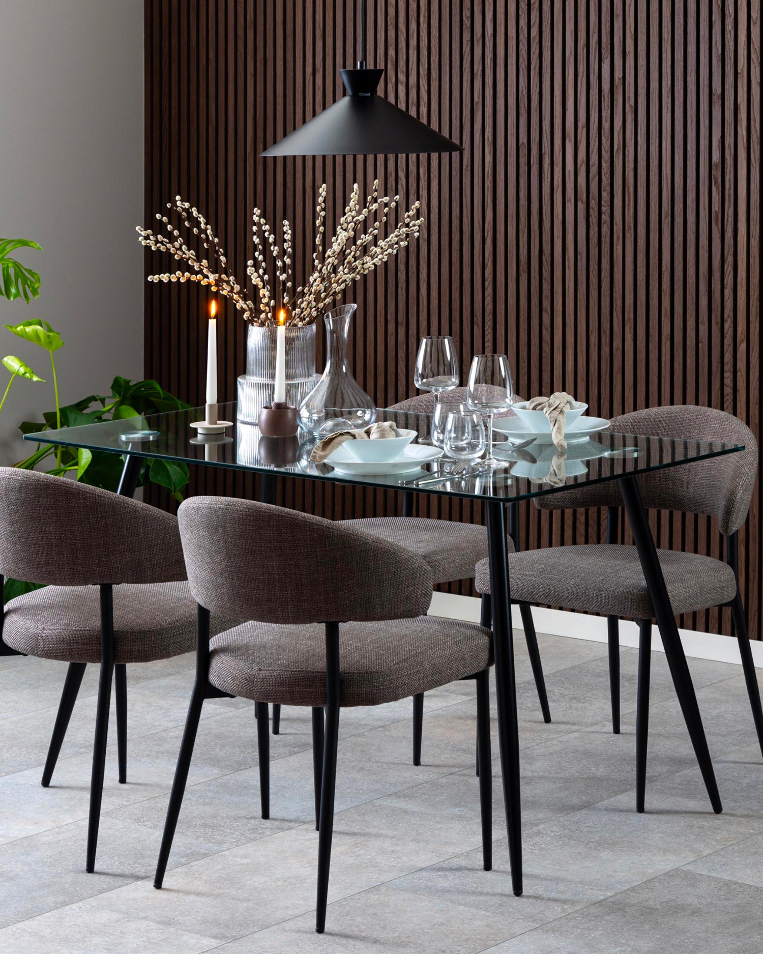 Tavolo da pranzo in acciaio e vetro Wilma