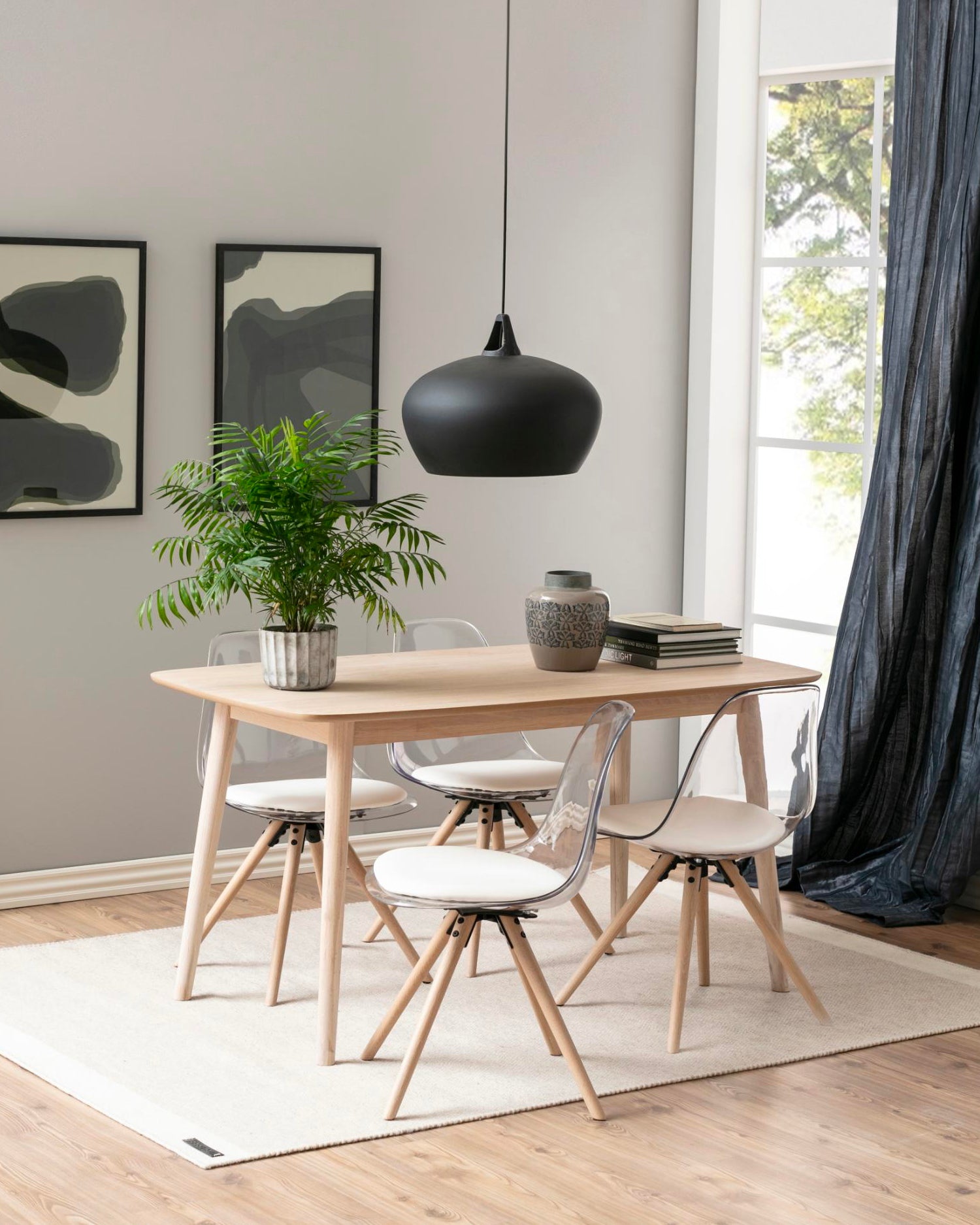 Tavolo da pranzo in legno Koti