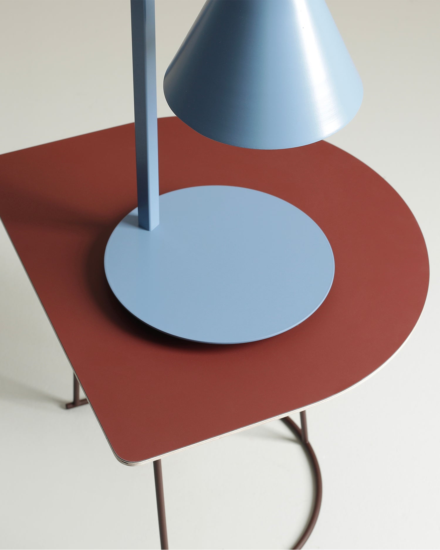 Lampada da tavolo Form, blu