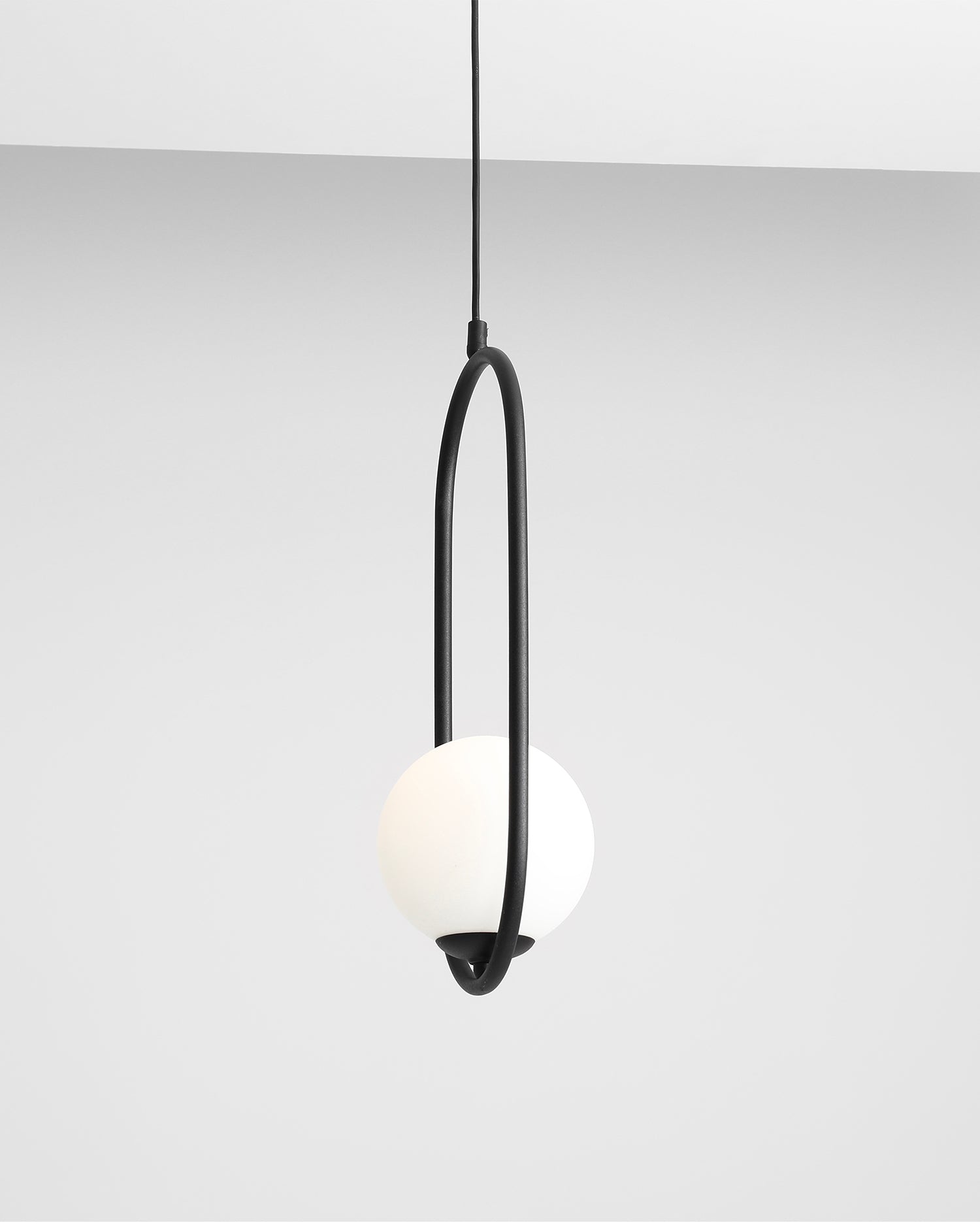 Lampada a sospensione Riva, nera