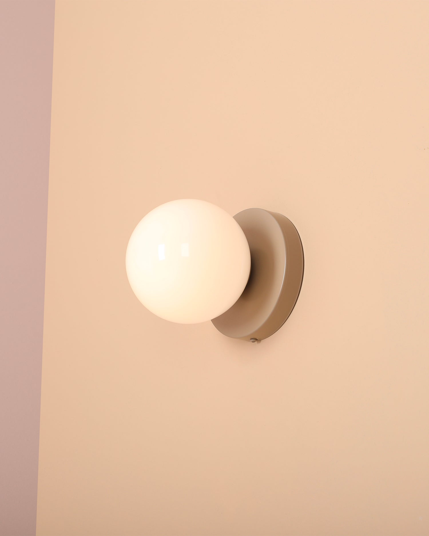 Lampada da parete Ball II, beige