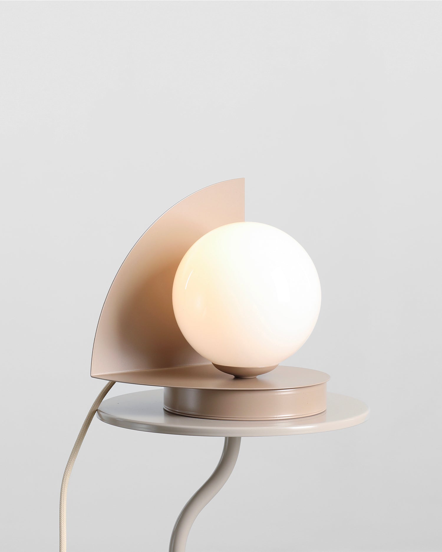 Lampada da tavolo Loop, beige