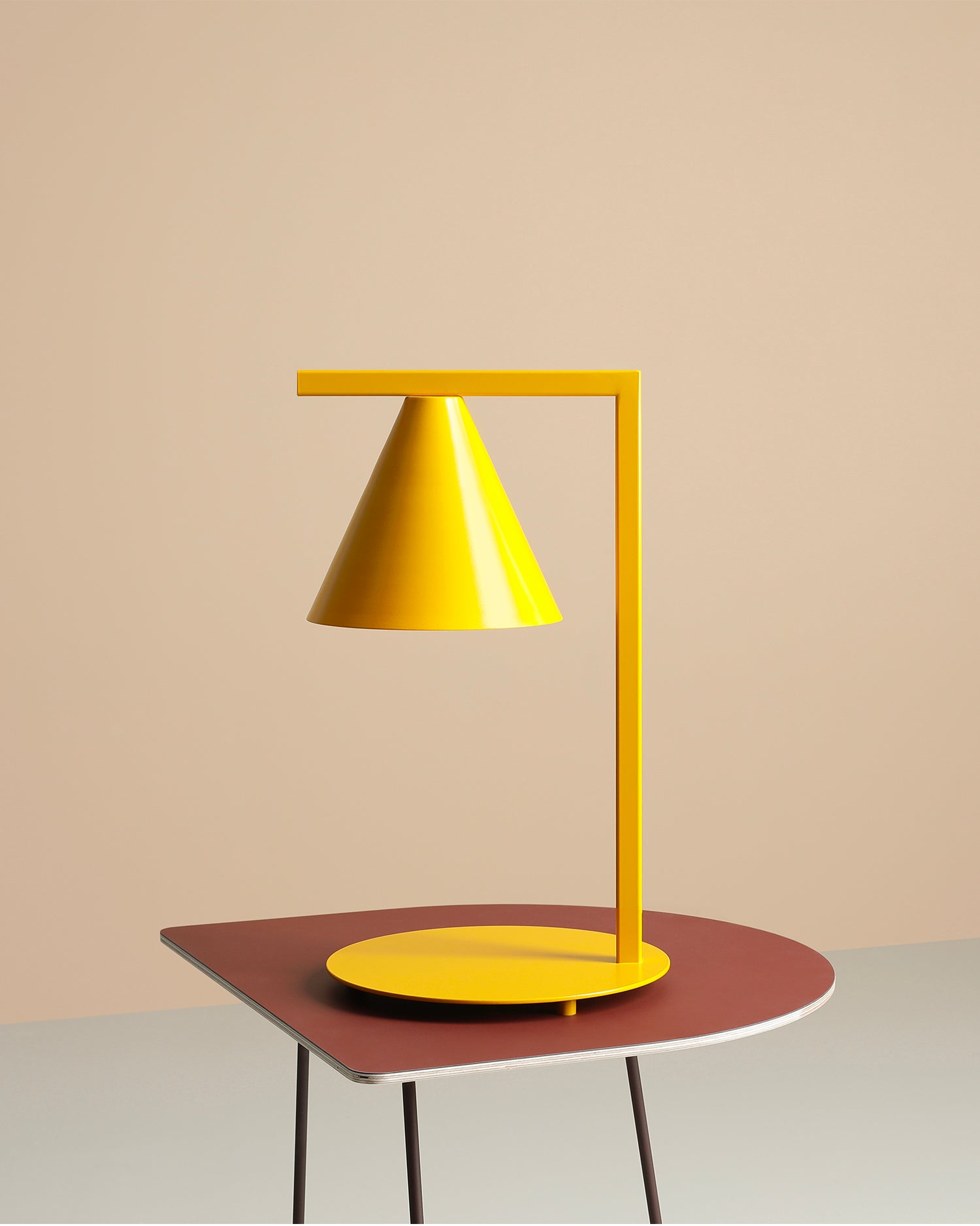 Lampada da tavolo Form, senape