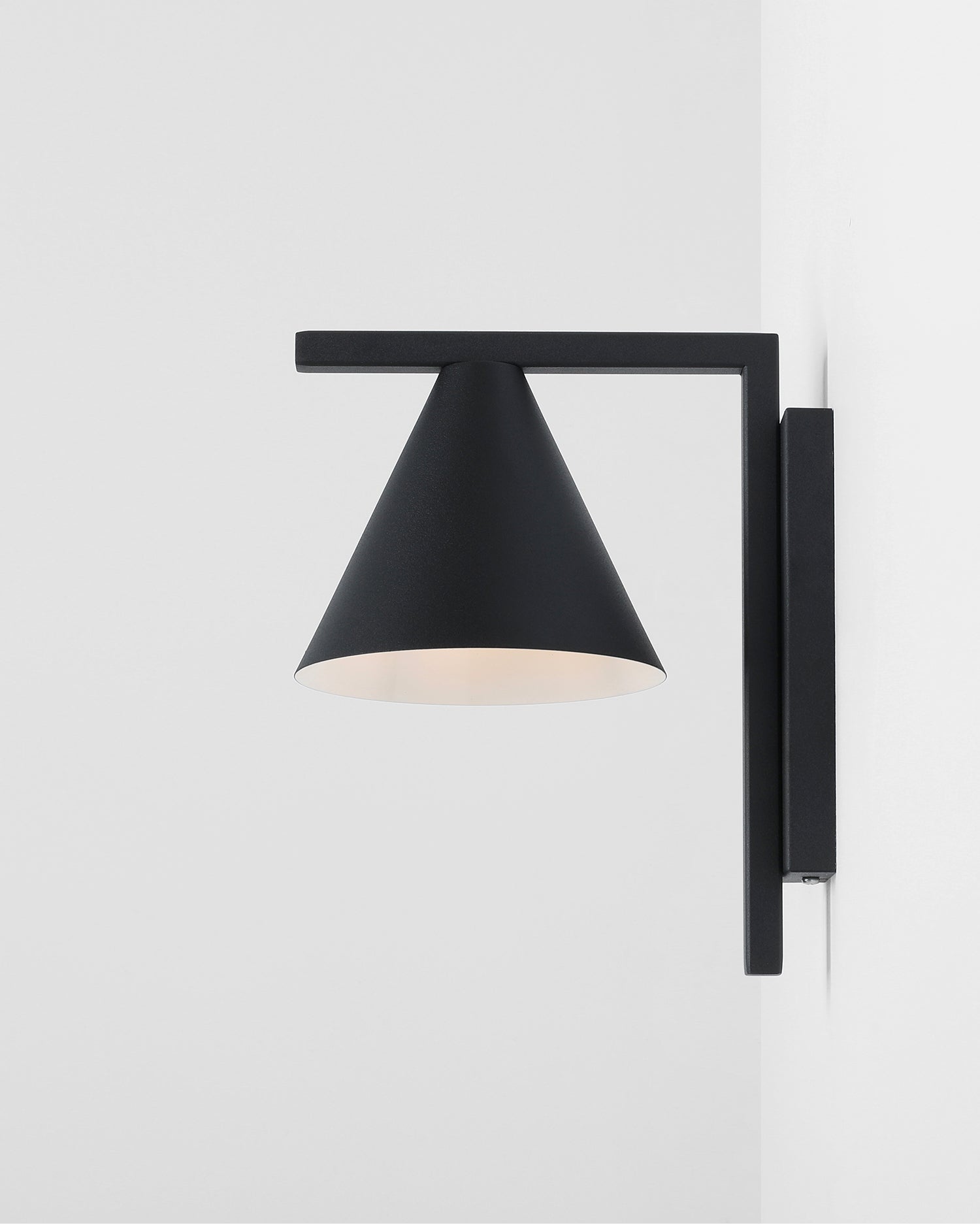 Lampada da parete Form, nera