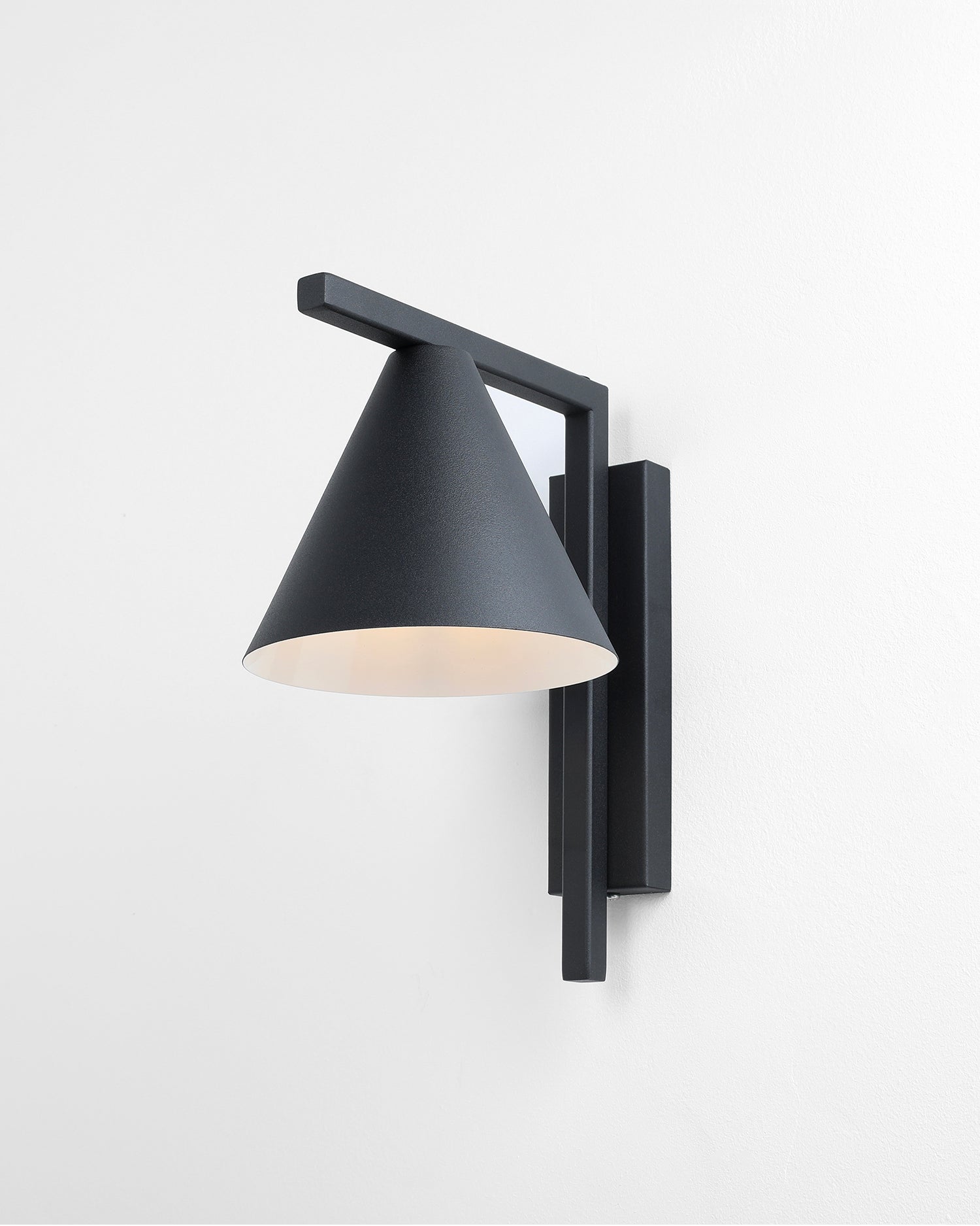 Lampada da parete Form, nera