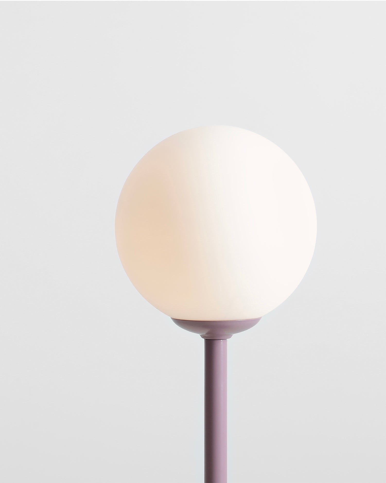 Lampada da tavolo Pinne, lilla