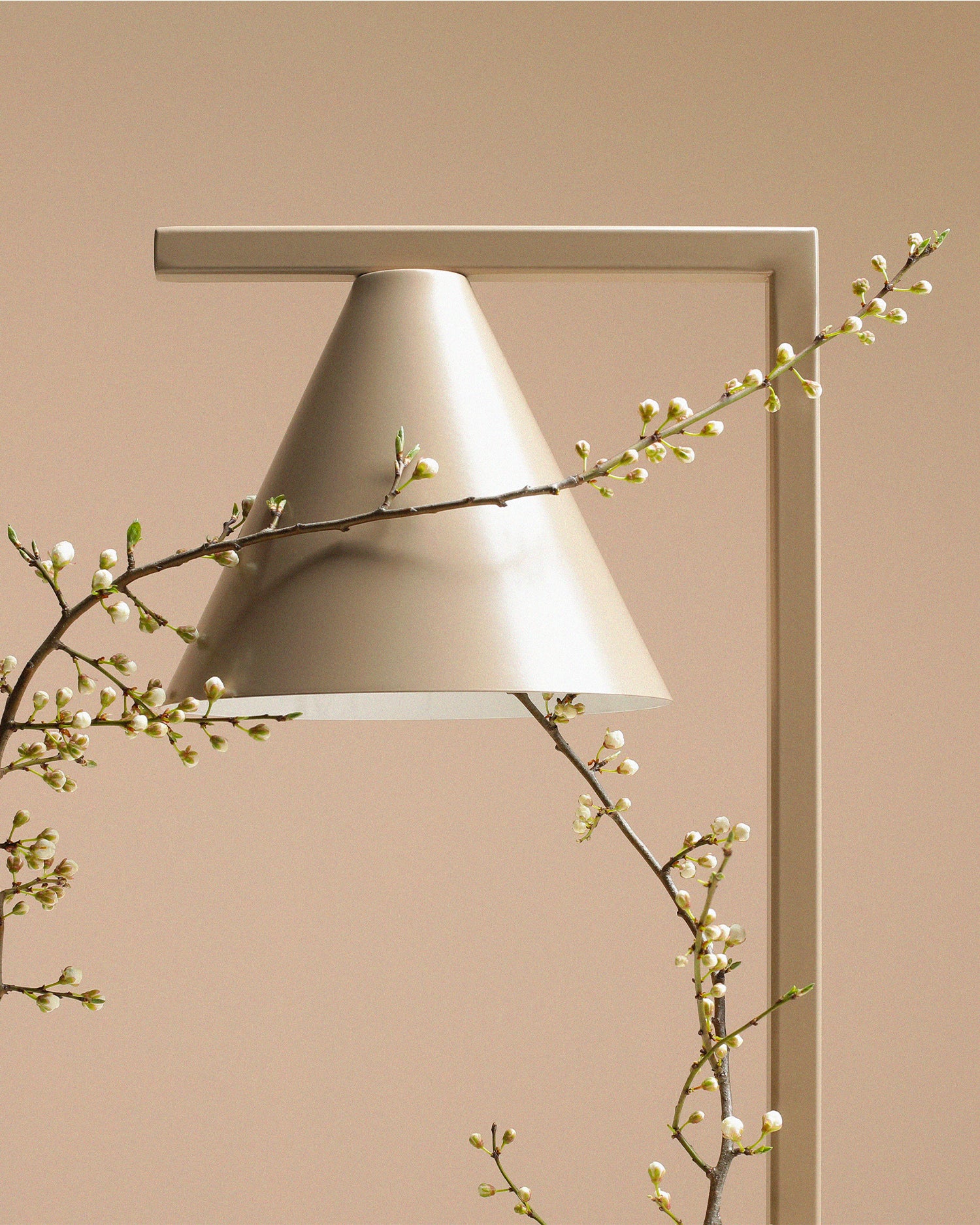 Lampada da tavolo Form, beige