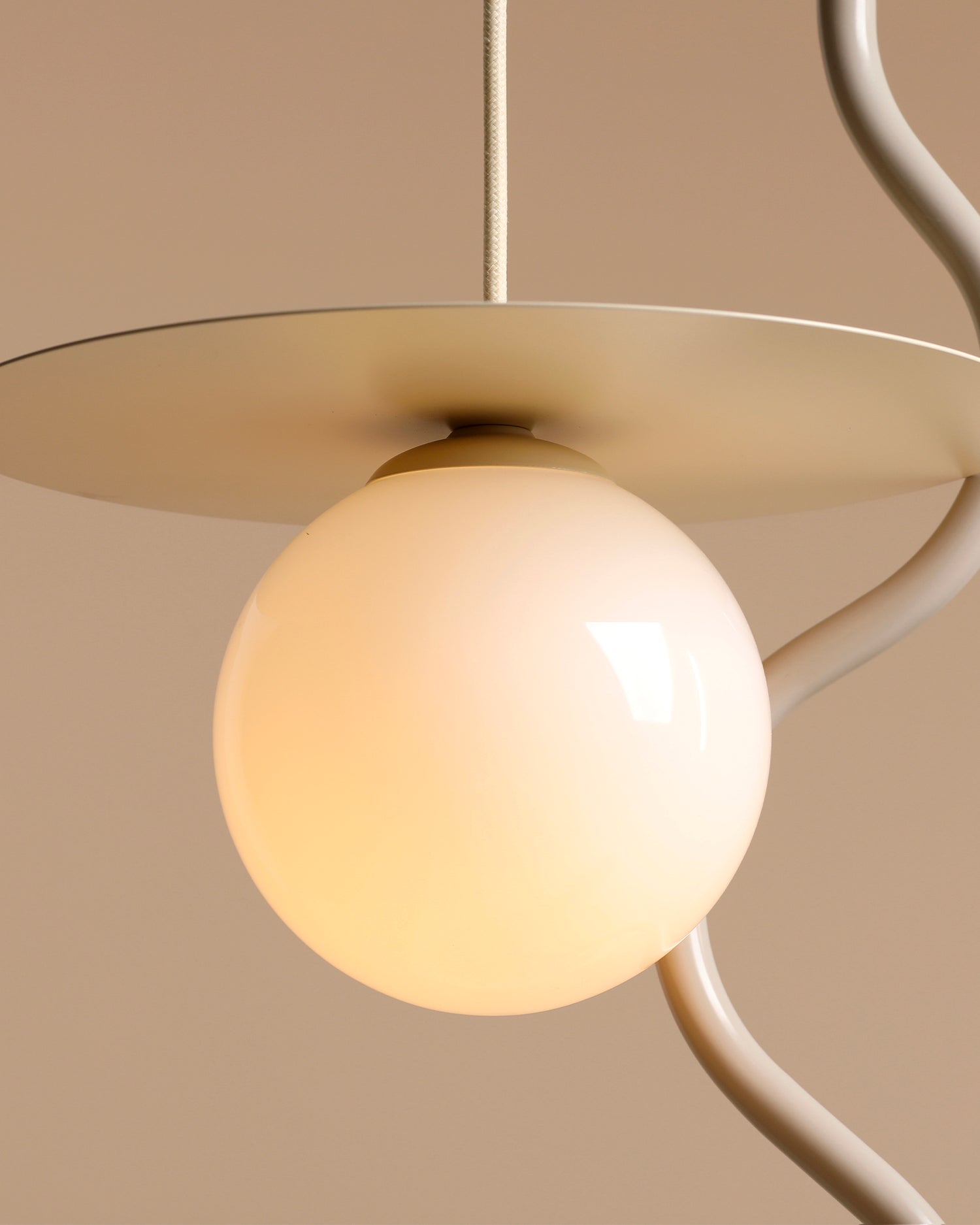 Lampada a sospensione Loop, crema