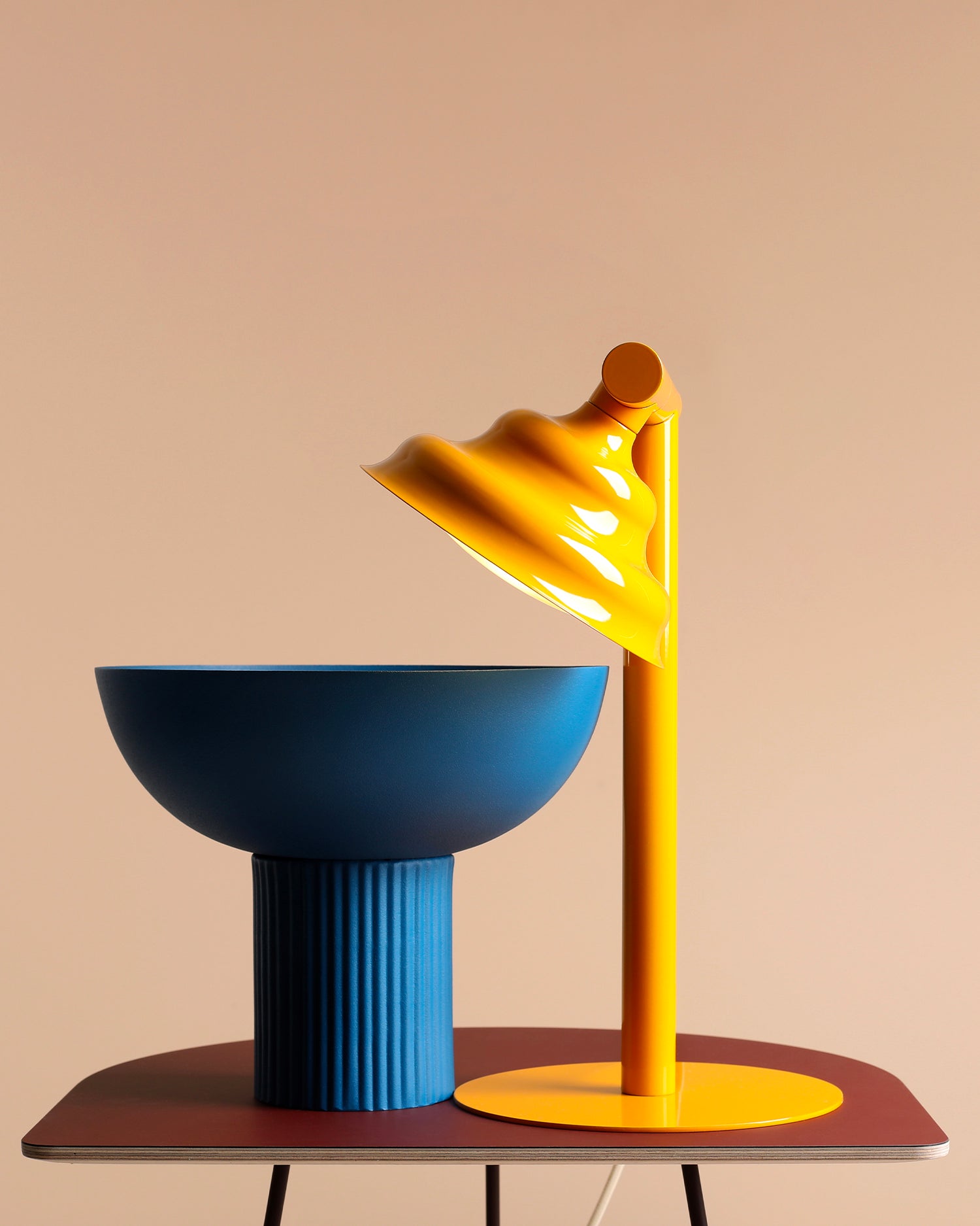 Lampada da tavolo Wave, gialla