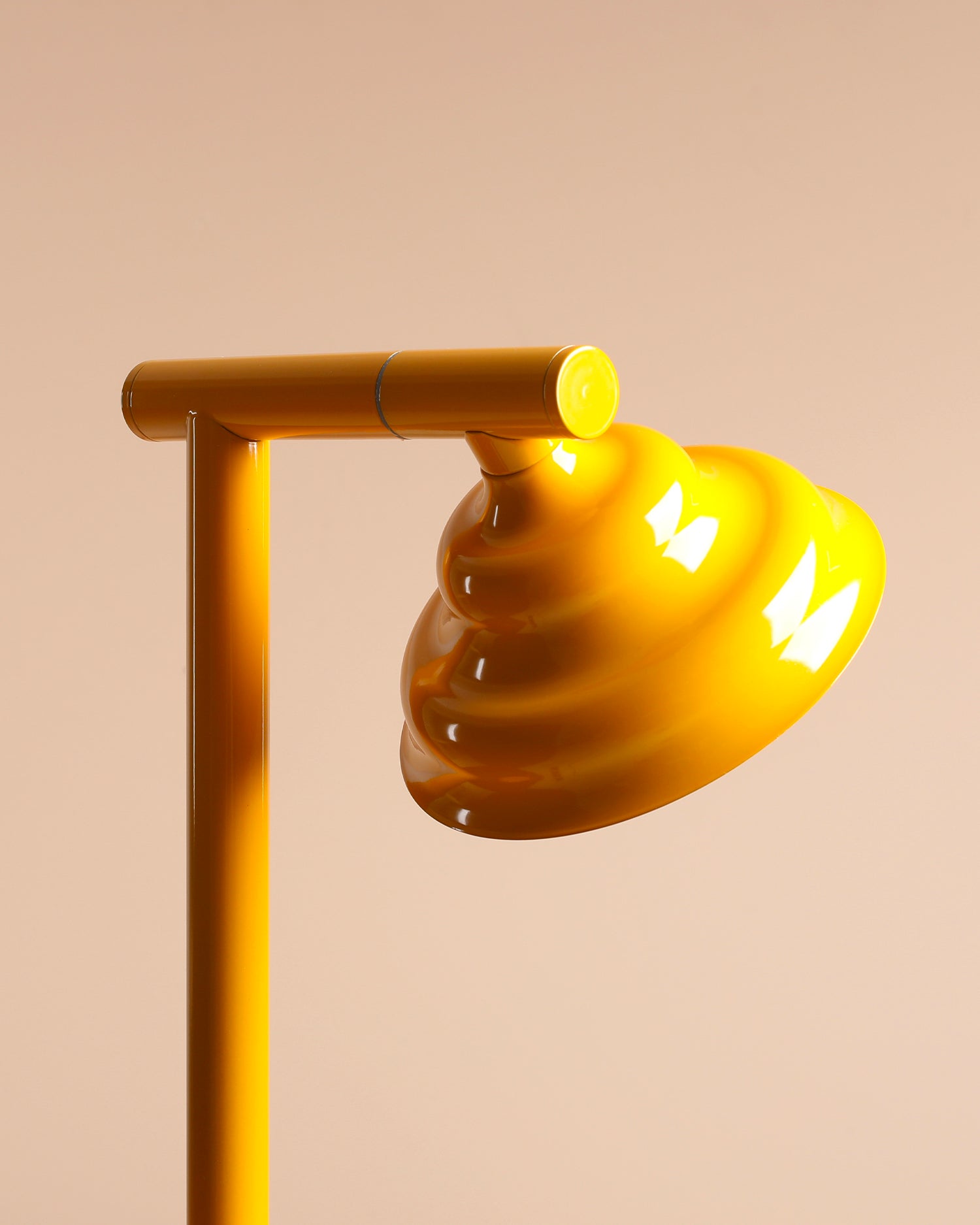 Lampada da tavolo Wave, gialla