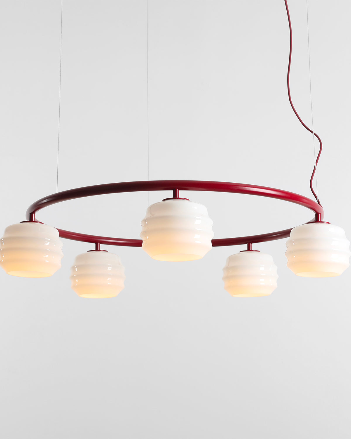 Lampadario circolare in metallo e vetro Puff