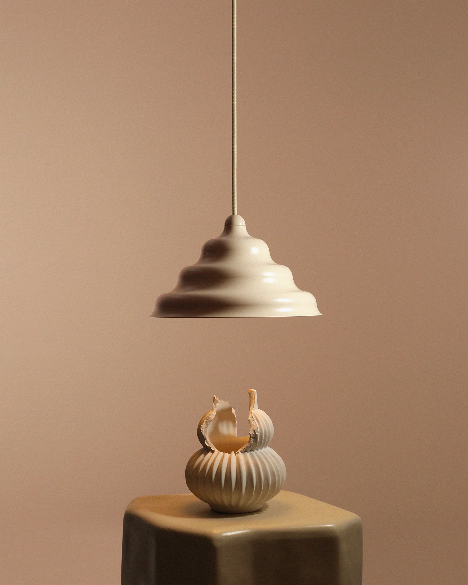 Lampada a sospensione Wave, crema