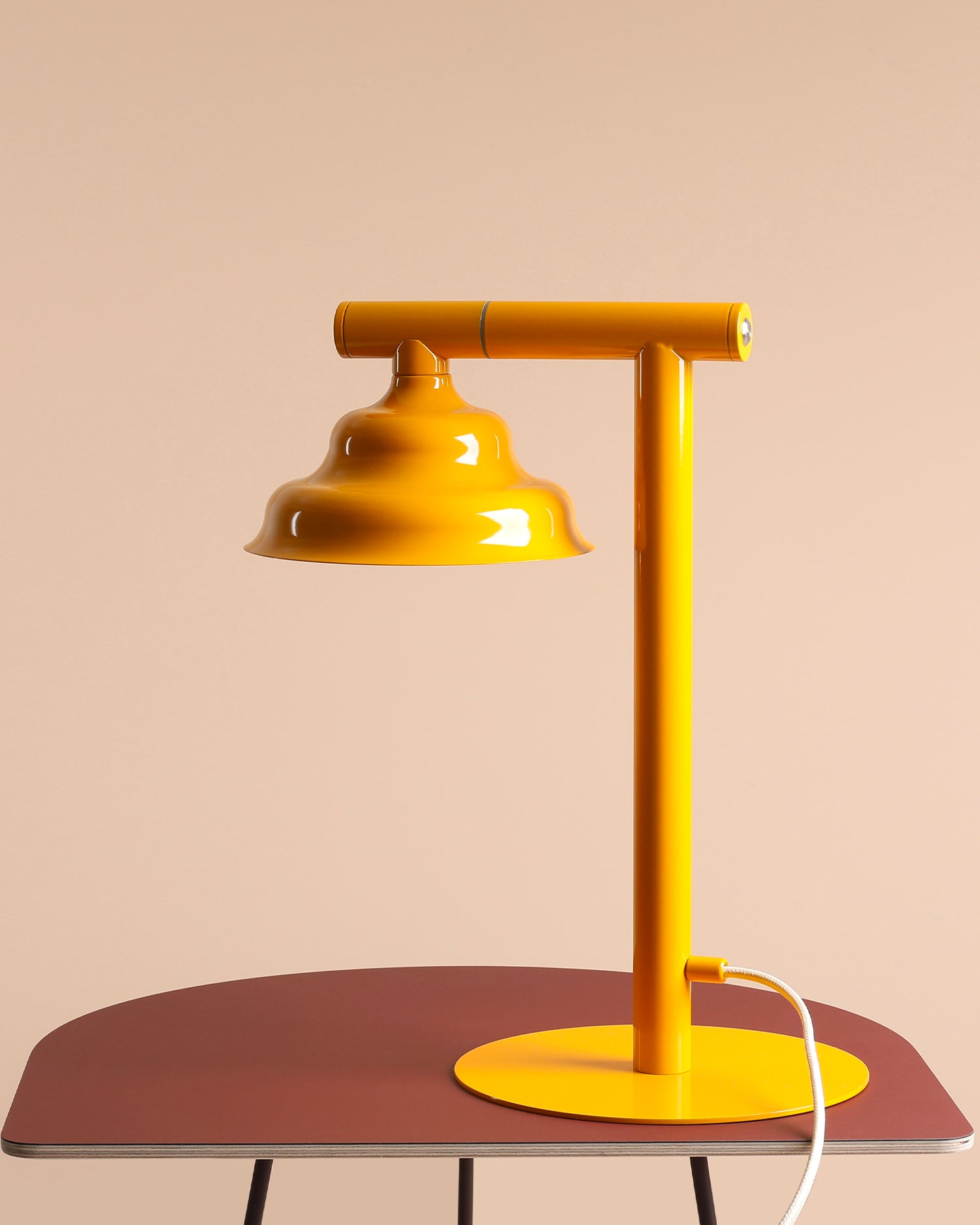 Lampada da tavolo Wave, gialla