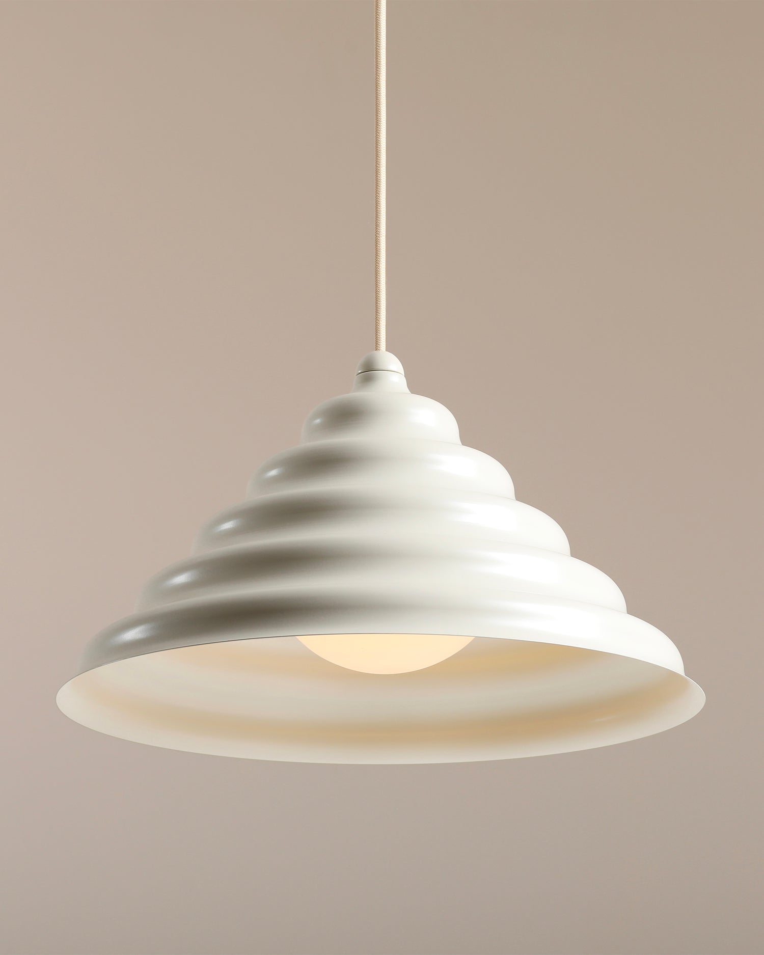 Lampada a sospensione Wave, crema