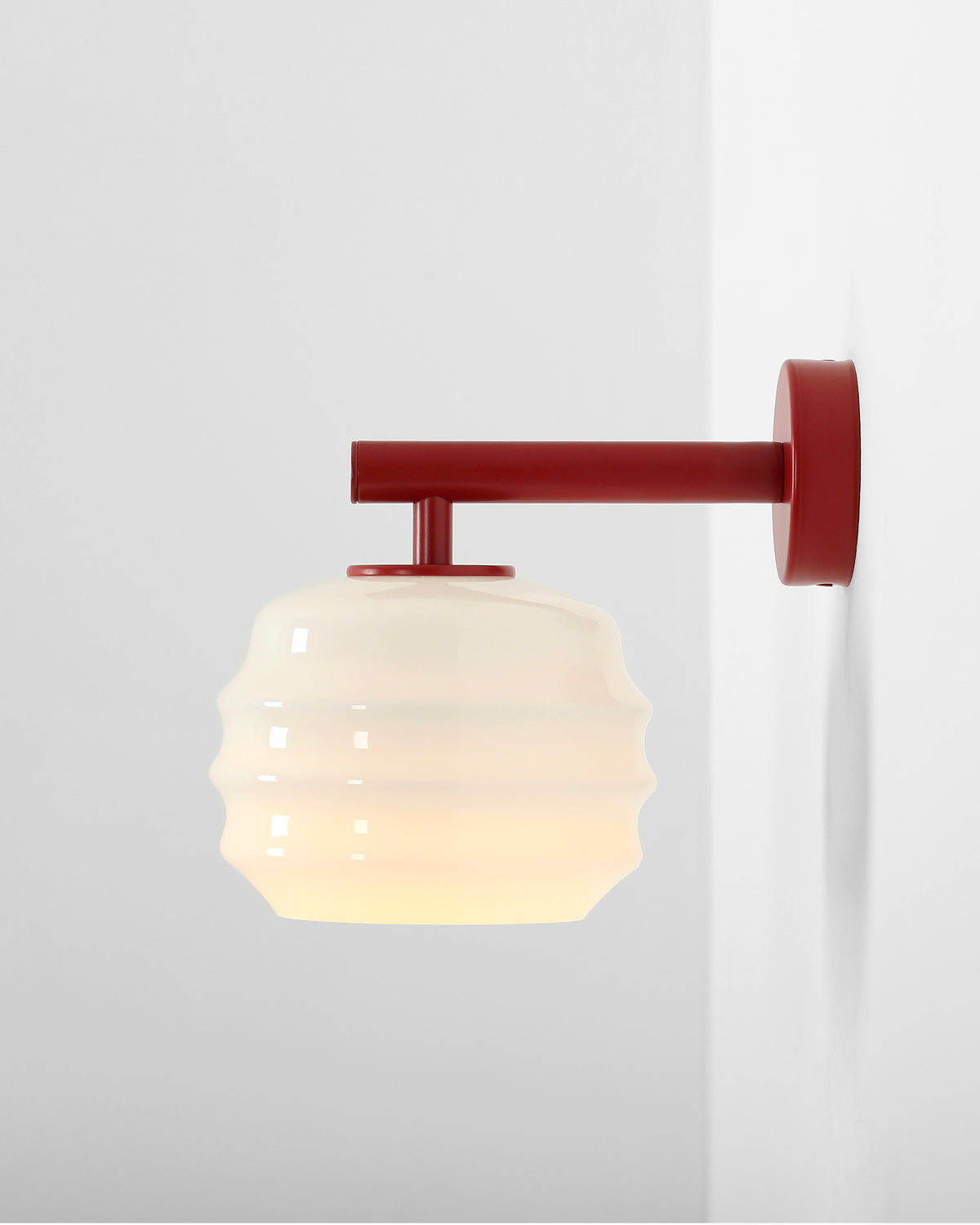 Lampada da parete in metallo e vetro Puff