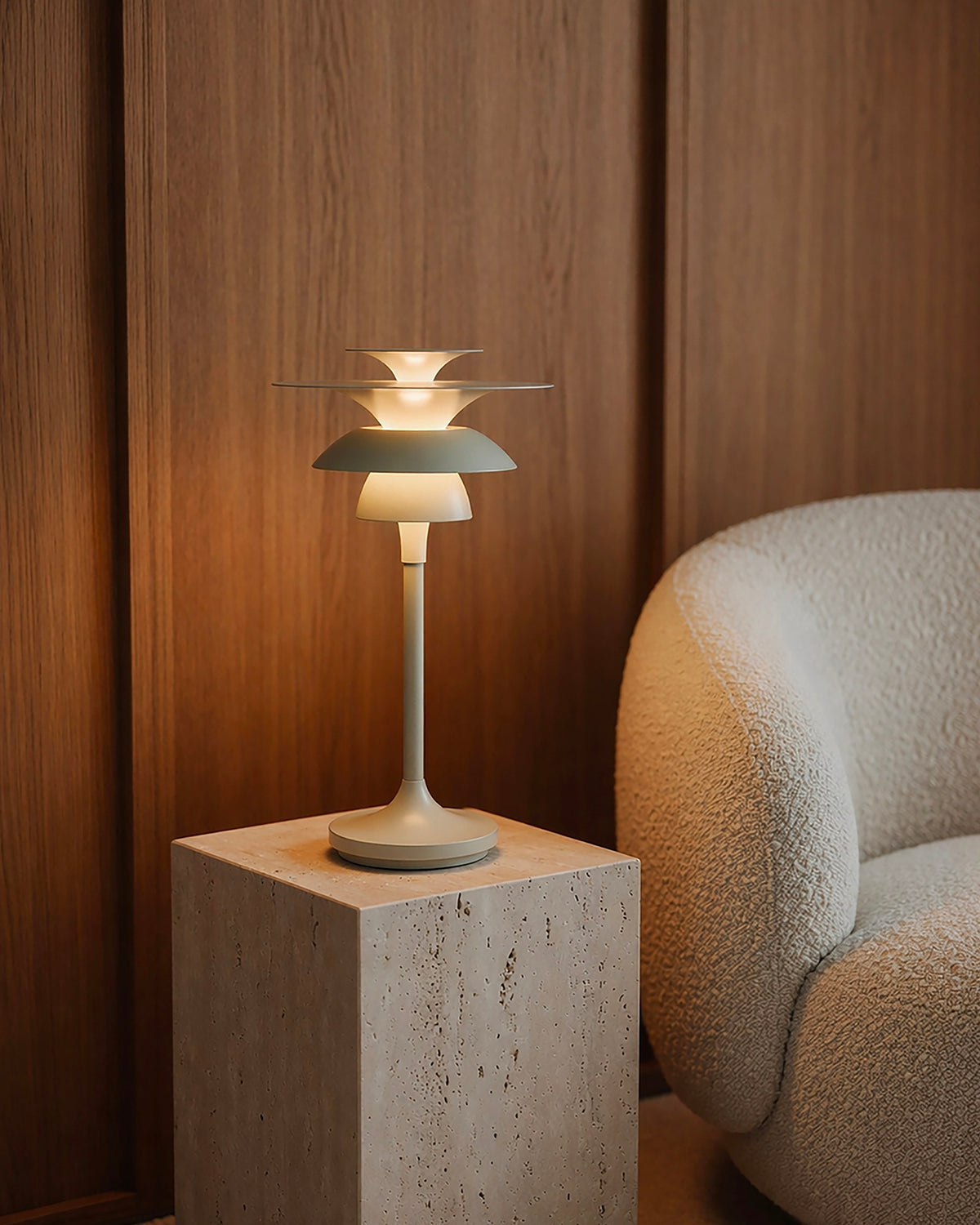 Lampada da tavolo in metallo Picasso