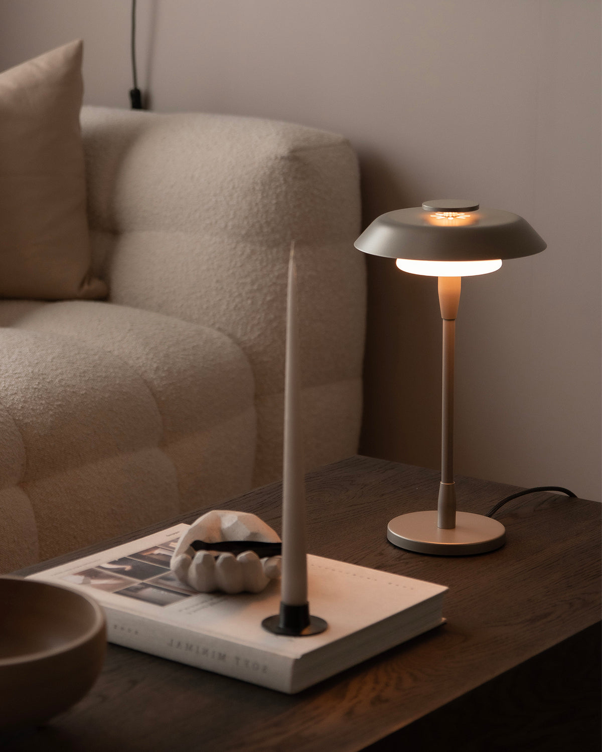 Lampada da tavolo in metallo e vetro soffiato Horisont