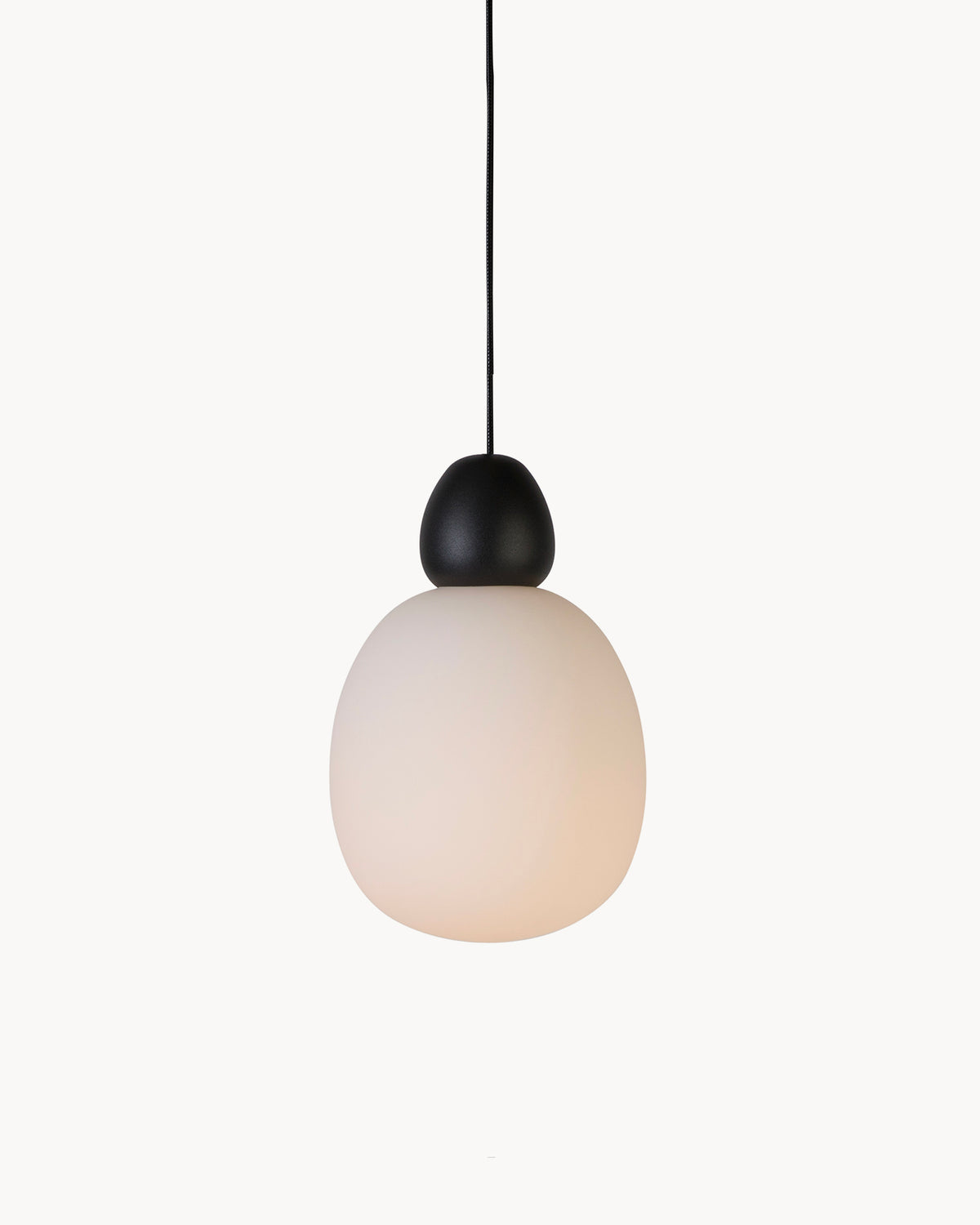 Lampada a sospensione in metallo e vetro opalino Buddy
