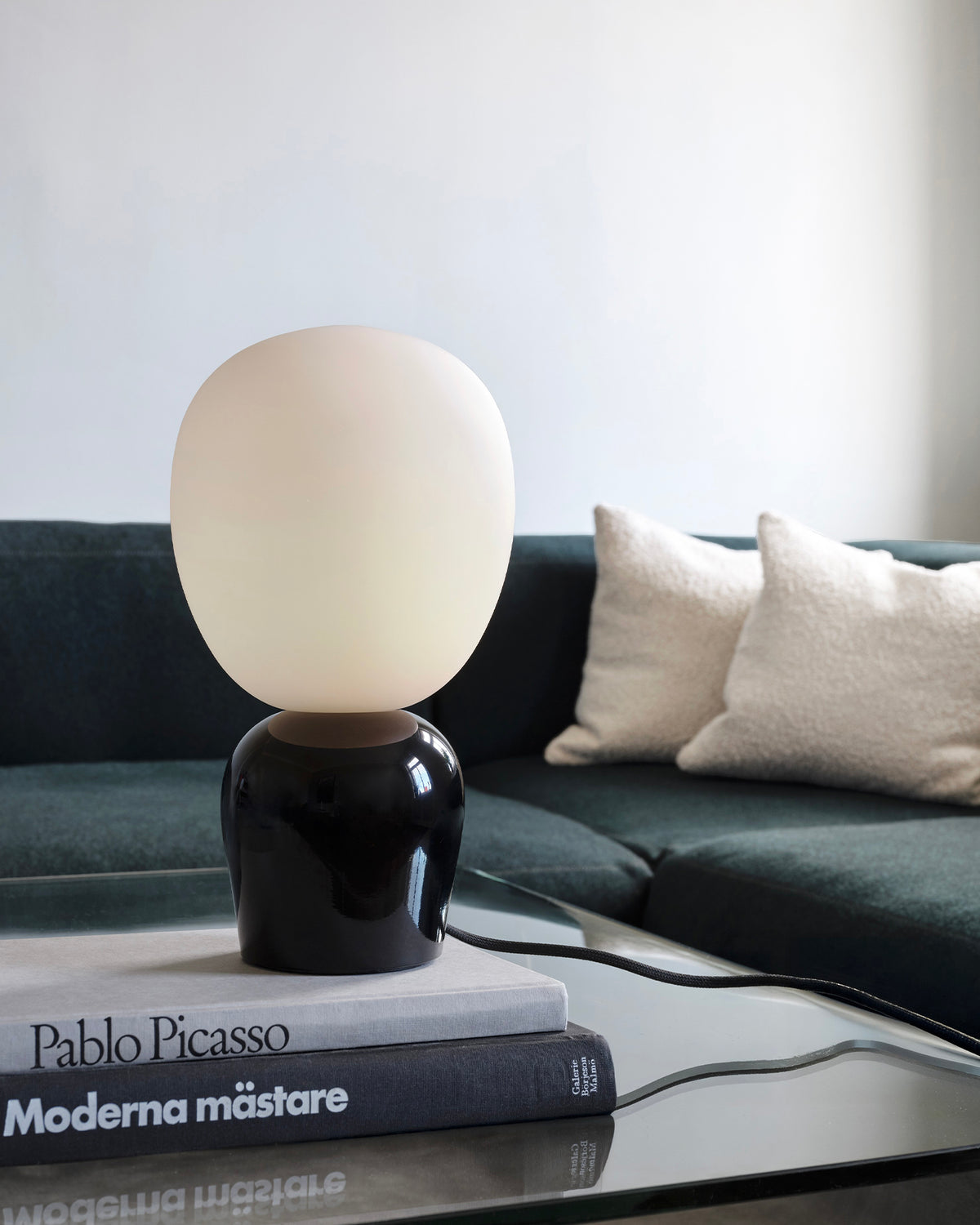 Lampada da tavolo in metallo e vetro opalino Buddy