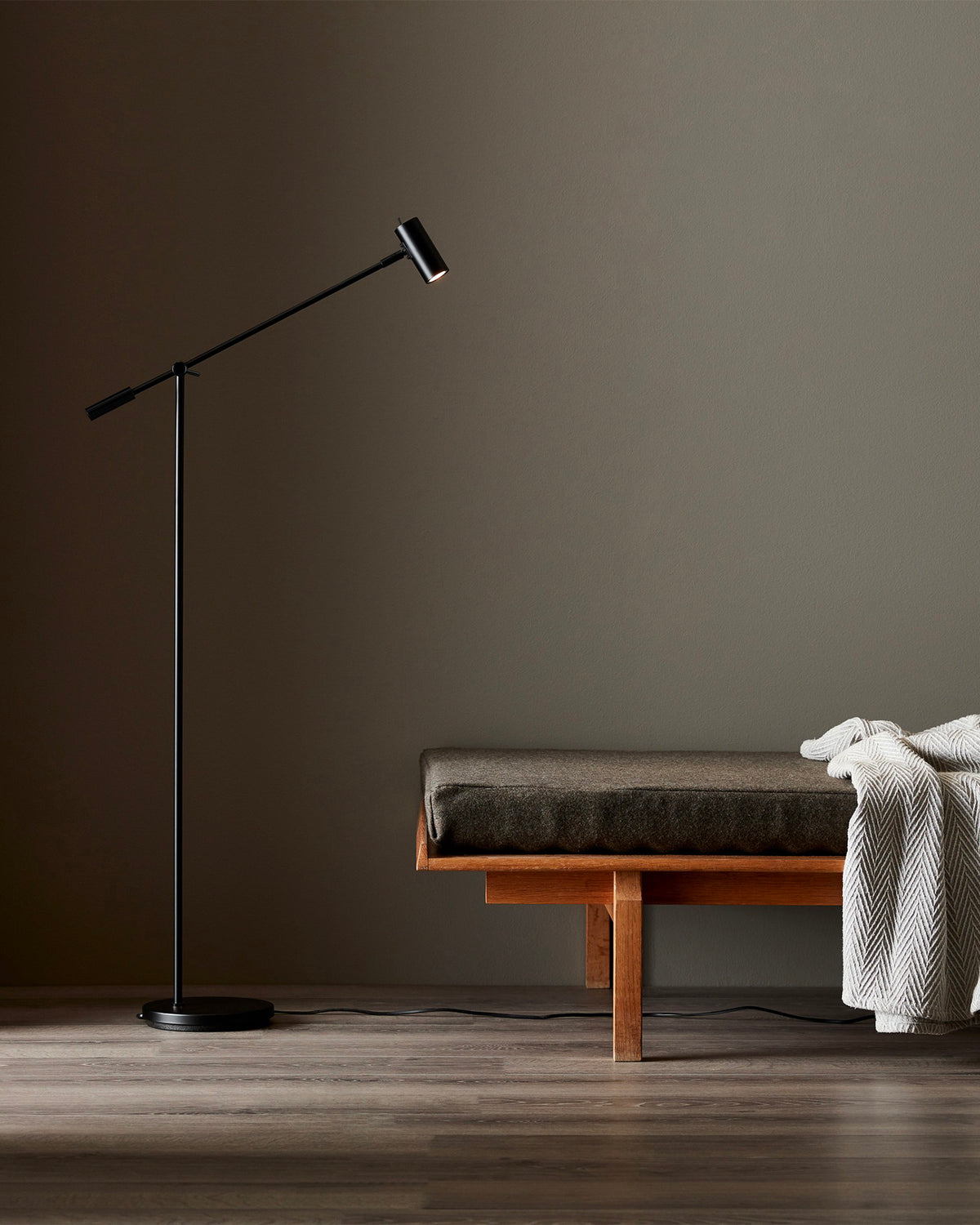 Lampada da terra in metallo dimmerabile Cato