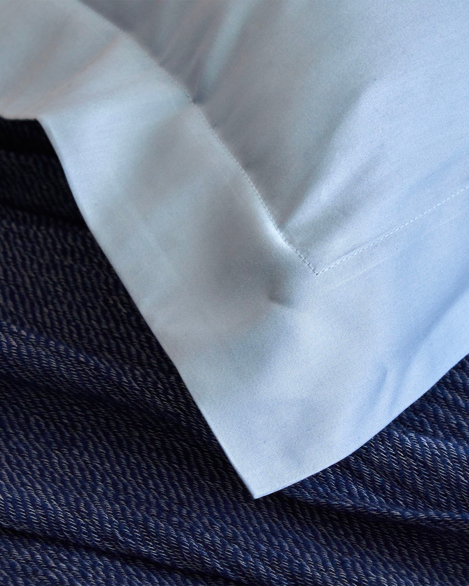 Parure copripiumino matrimoniale in raso di cotone Ametista, 16 colori disponibili