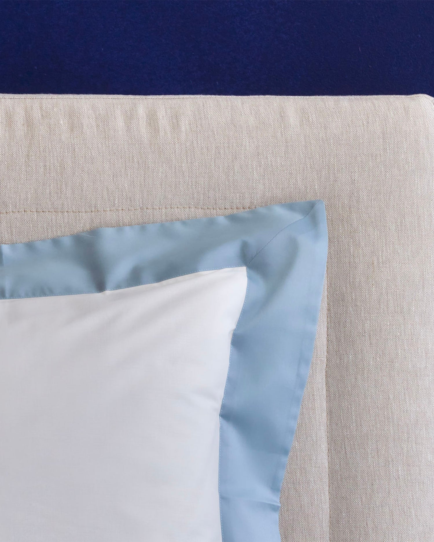 Completo letto in cotone con balze in raso Diamante, 16 colori disponibili