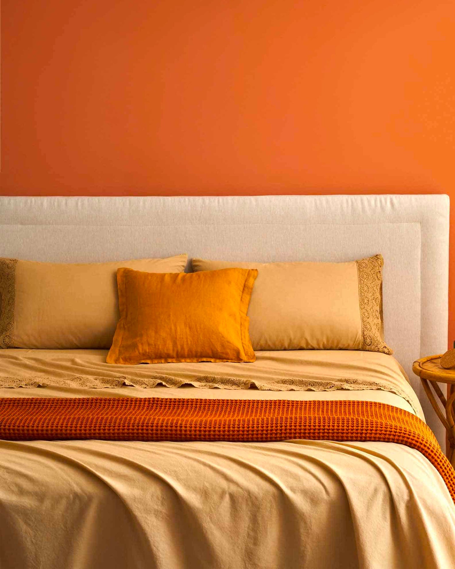 Completo letto matrimoniale in puro cotone con pizzo macramé Canastra, 13 colori disponibili