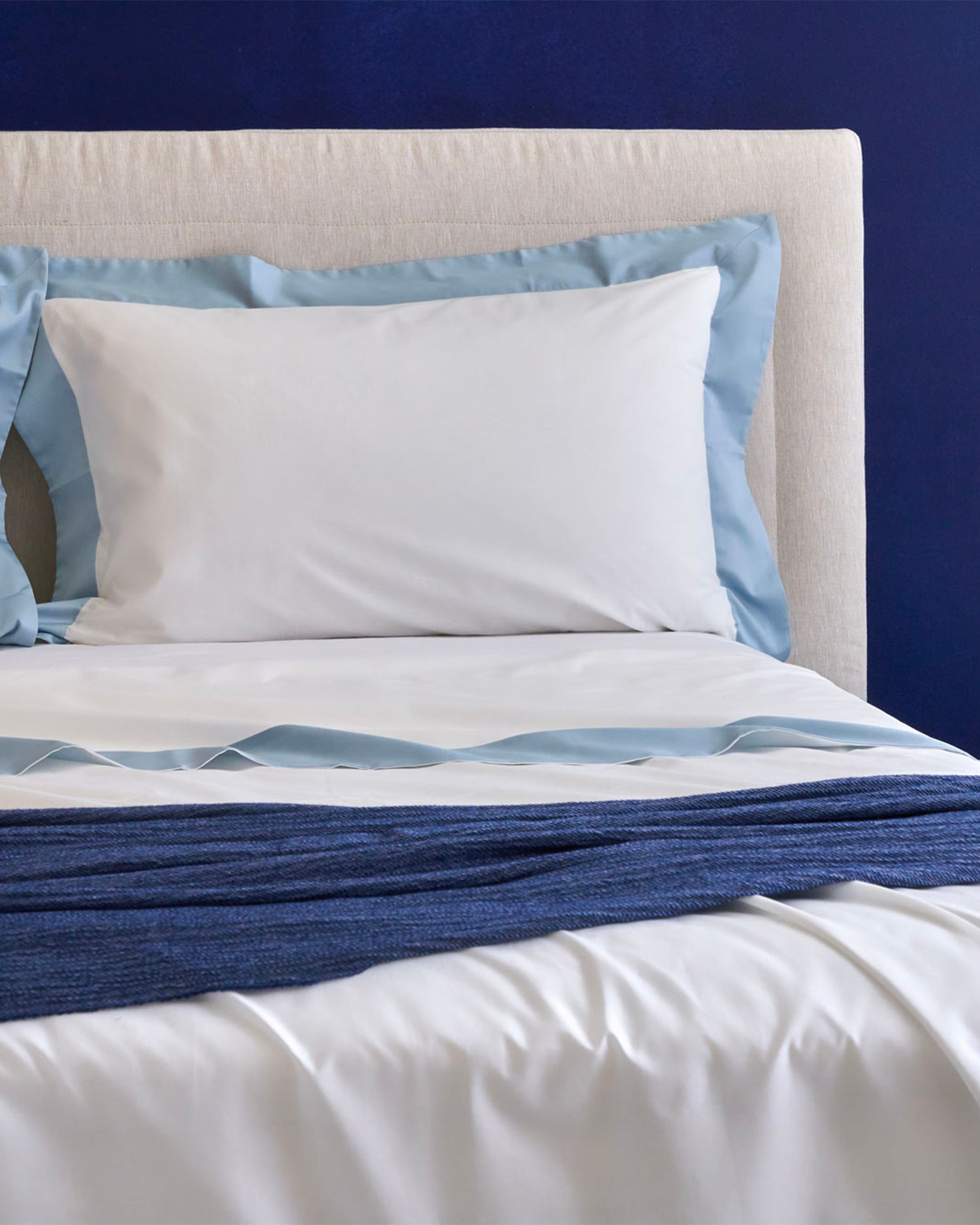 Completo letto in cotone con balze in raso Diamante, 16 colori disponibili